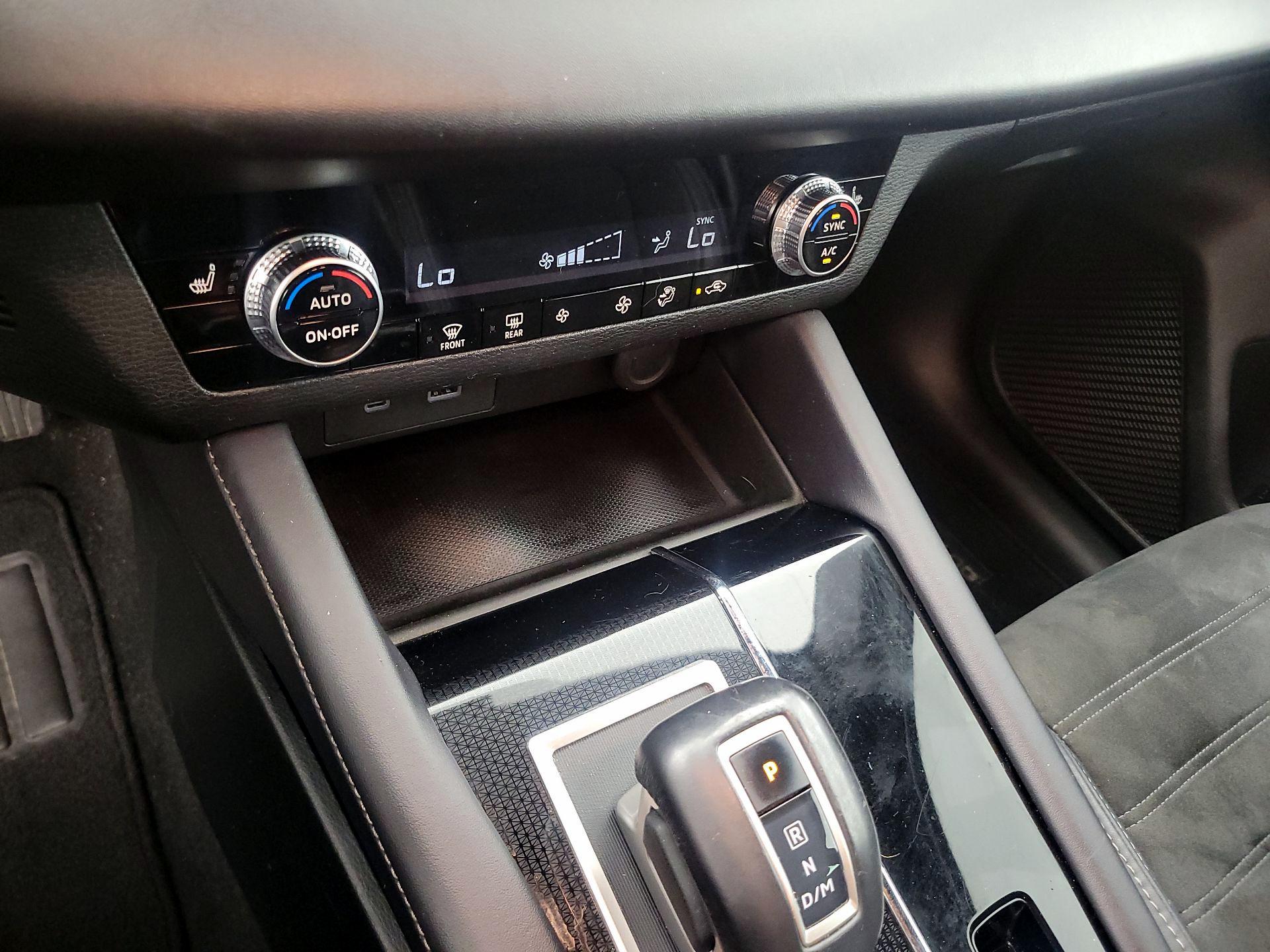 Thumbnail: 2023 Mitsubishi Outlander - 17