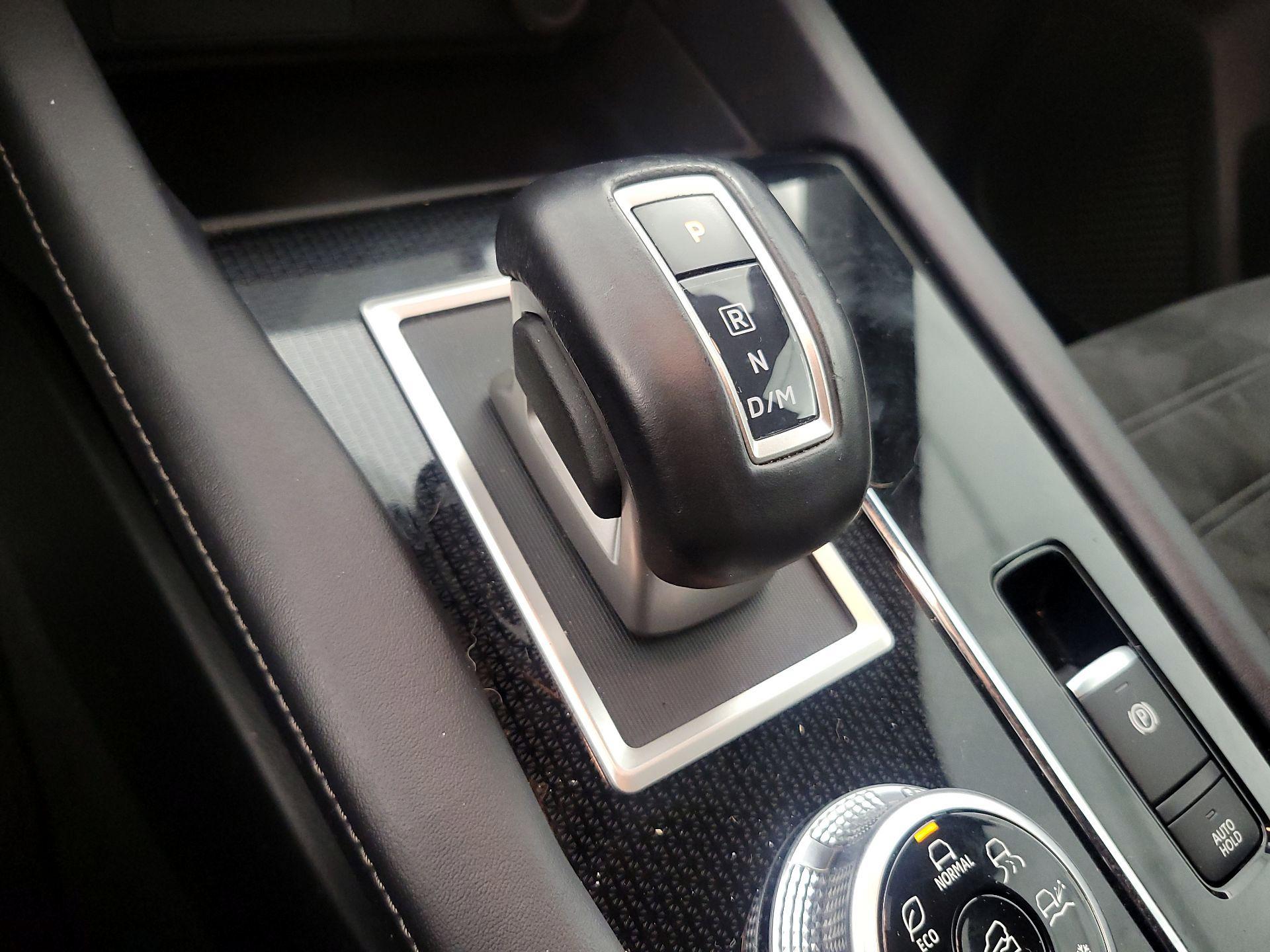 Thumbnail: 2023 Mitsubishi Outlander - 18