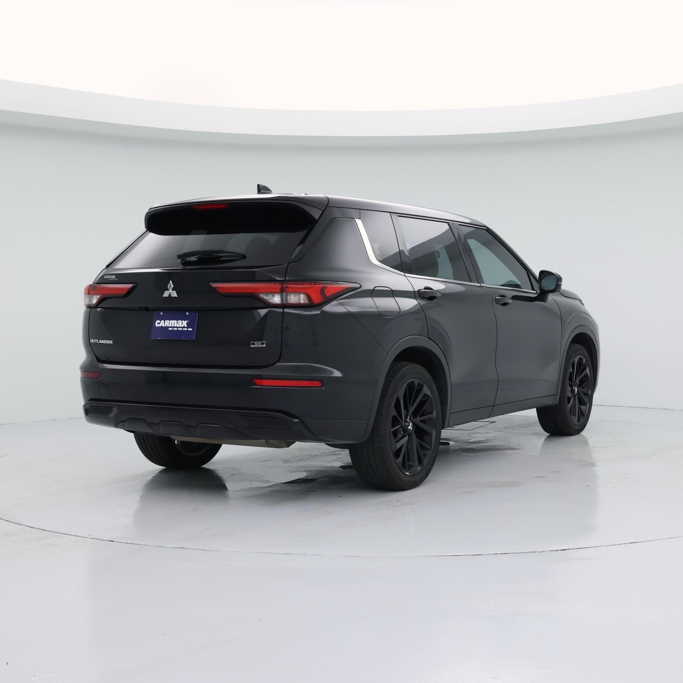 Thumbnail: 2023 Mitsubishi Outlander - 8