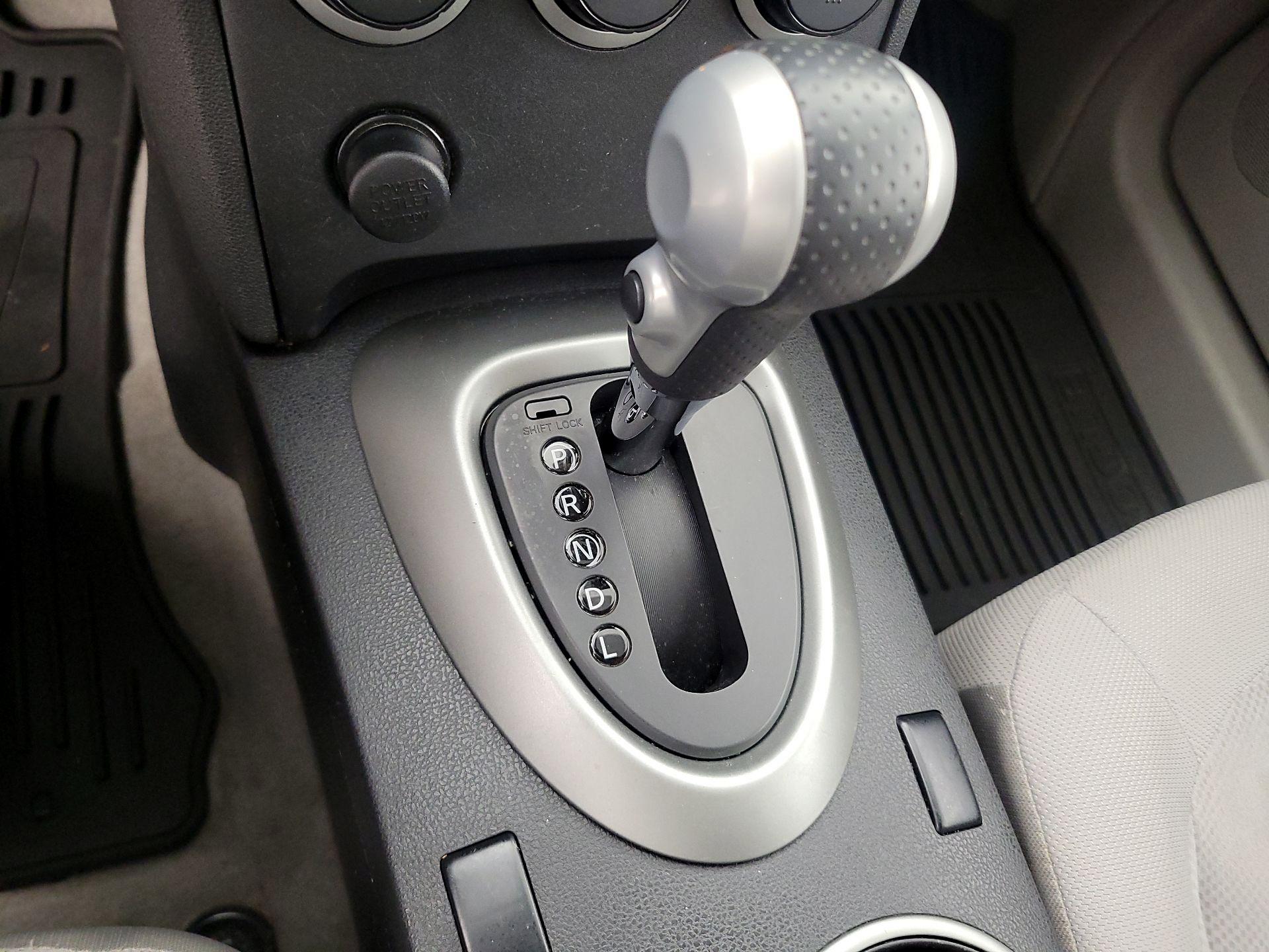 Thumbnail: 2015 Nissan Rogue - 17