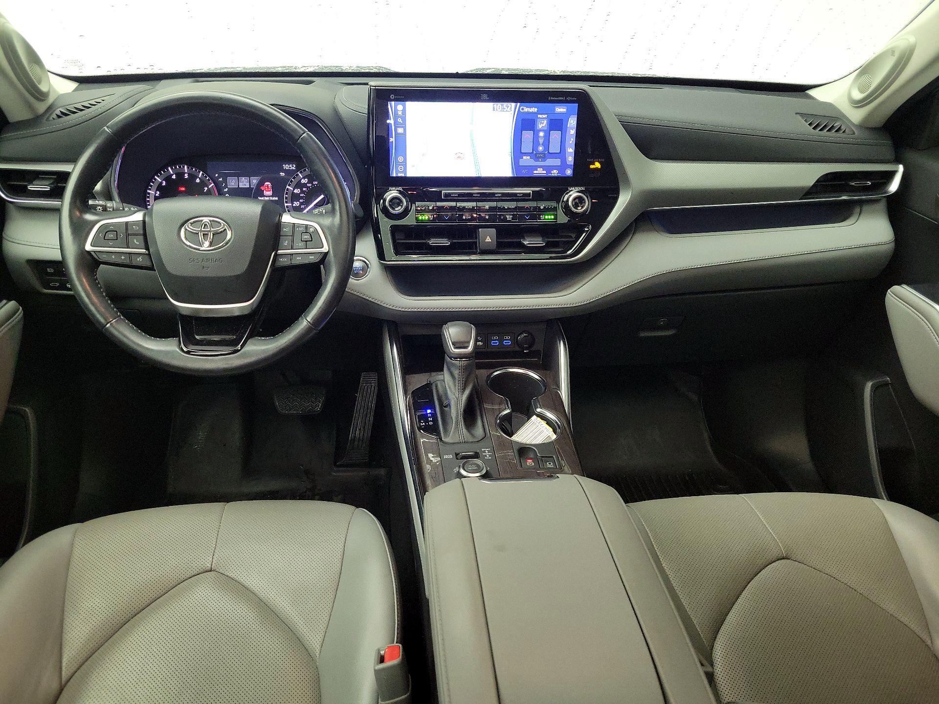 Thumbnail: 2022 Toyota Highlander - 9