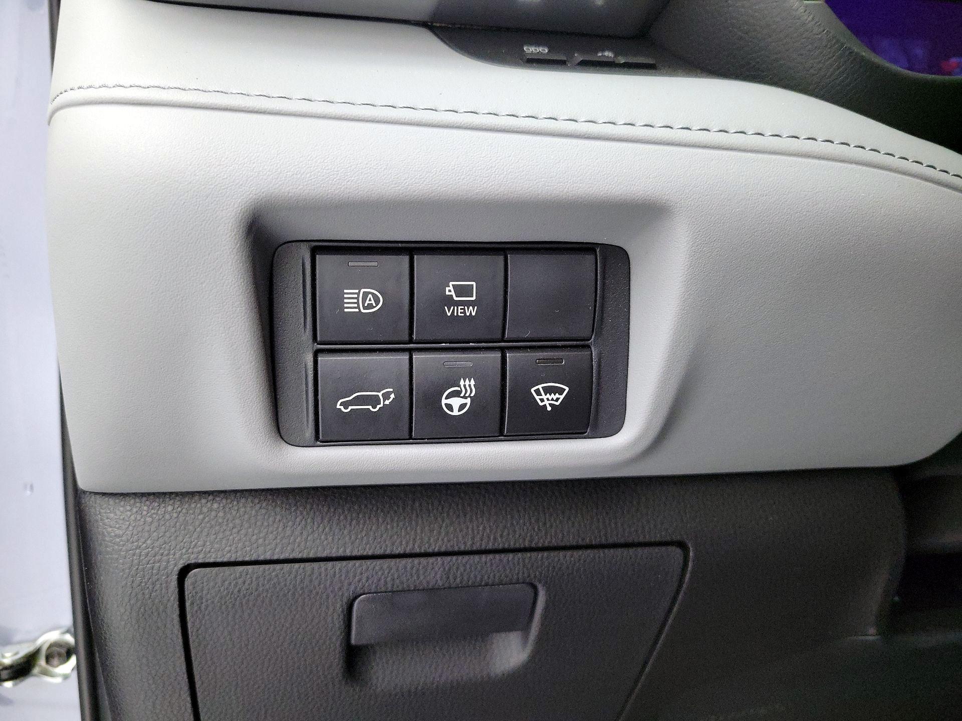 Thumbnail: 2022 Toyota Highlander - 13