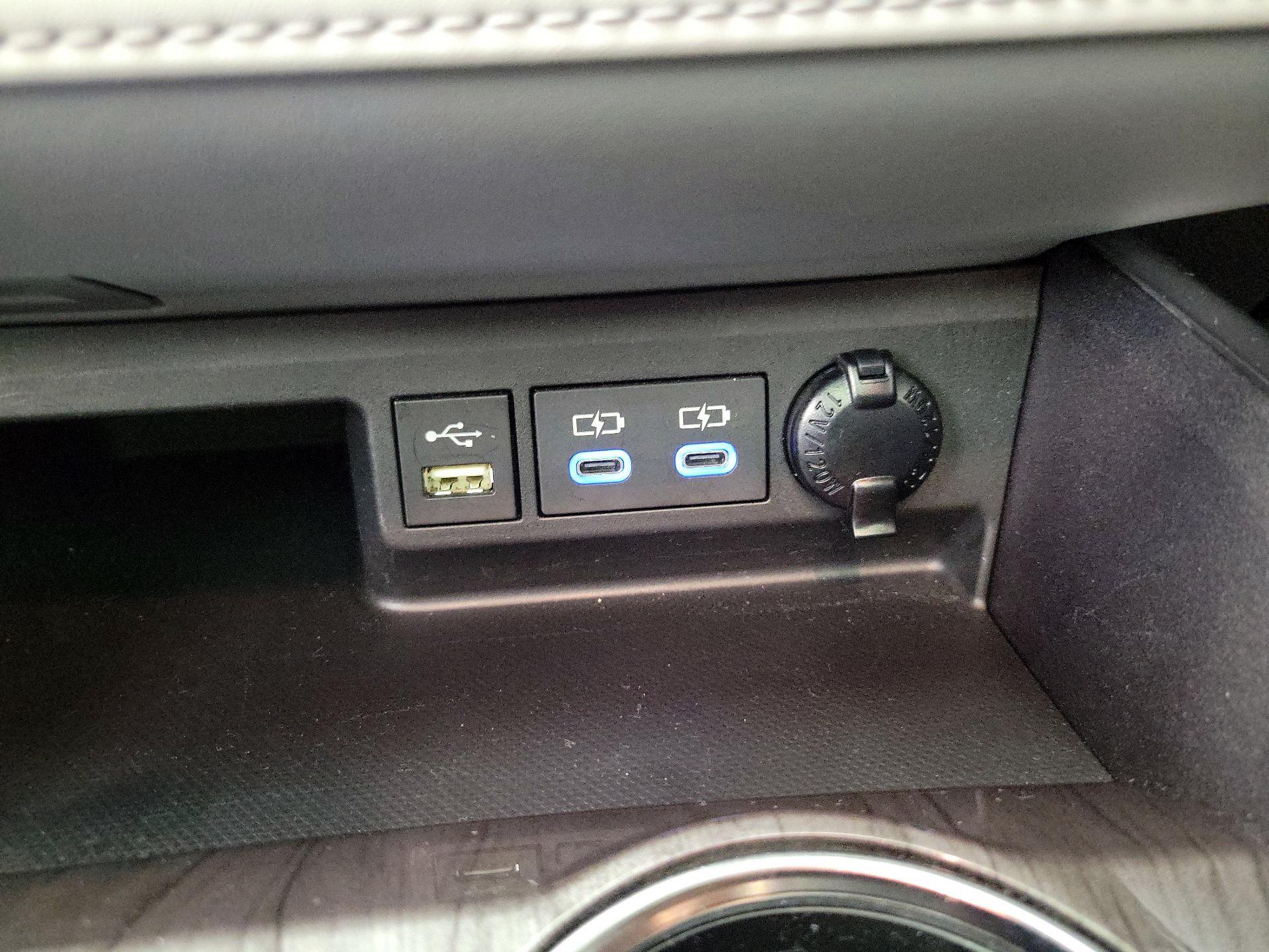 Thumbnail: 2022 Toyota Highlander - 19