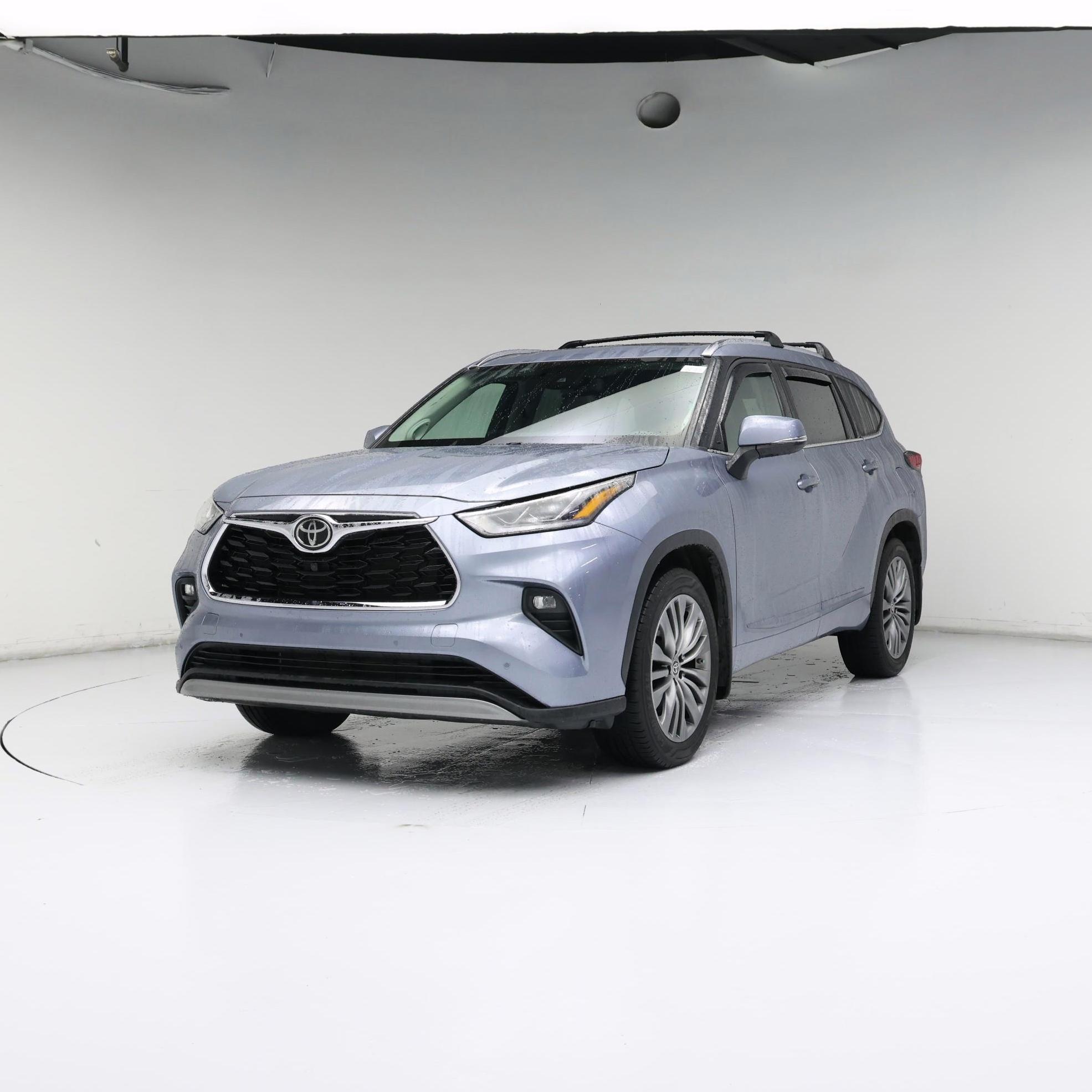 Thumbnail: 2022 Toyota Highlander - 4