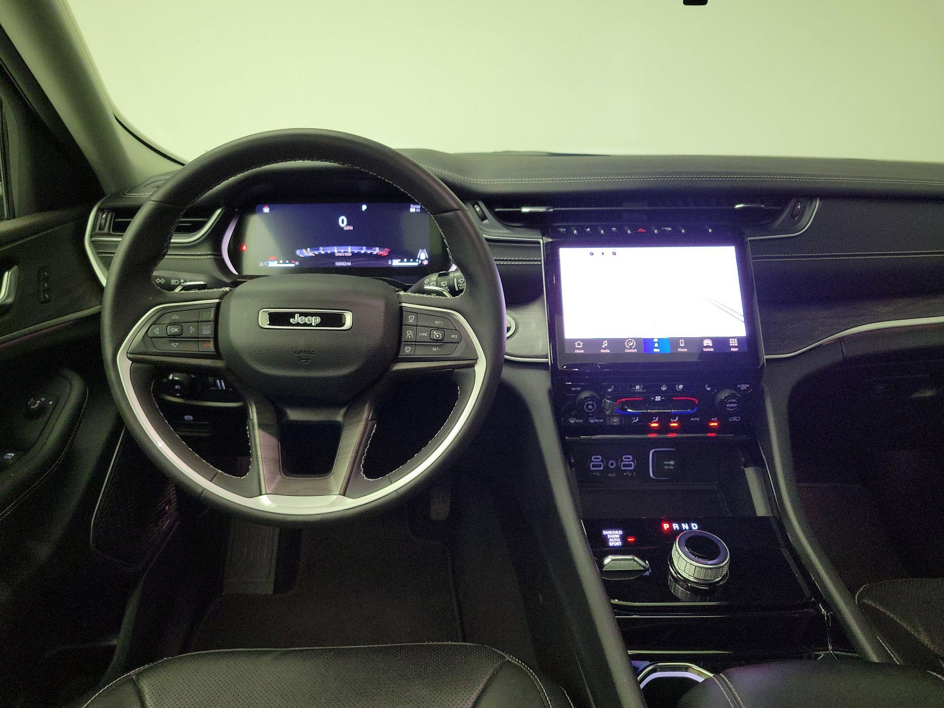 Thumbnail: 2023 Jeep Grand Cherokee - 10