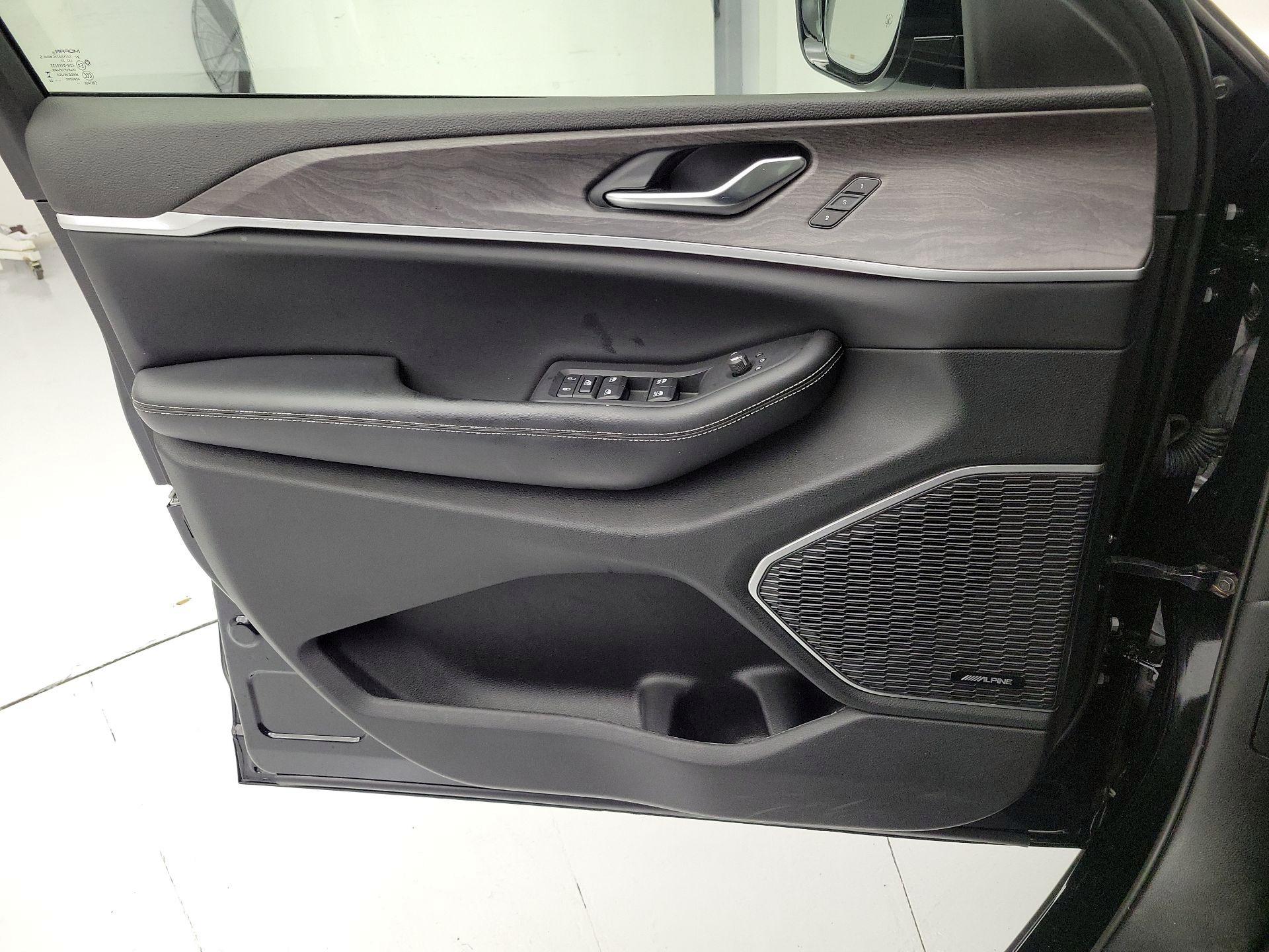 Thumbnail: 2023 Jeep Grand Cherokee - 12