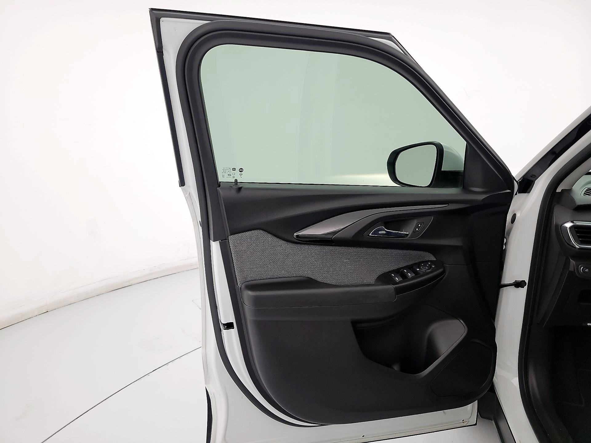 Thumbnail: 2023 Chevrolet TrailBlazer - 12