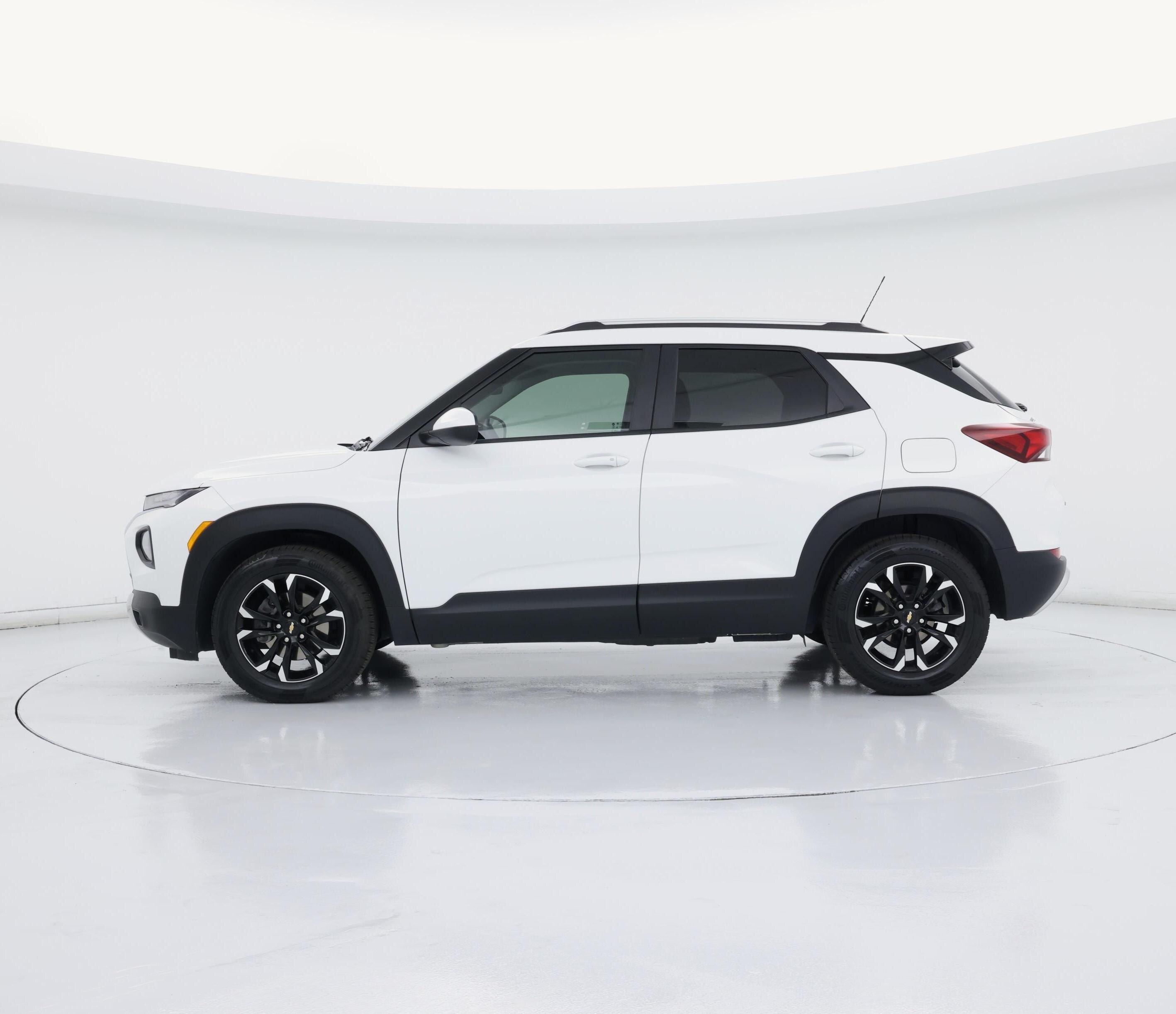 Thumbnail: 2023 Chevrolet TrailBlazer - 3