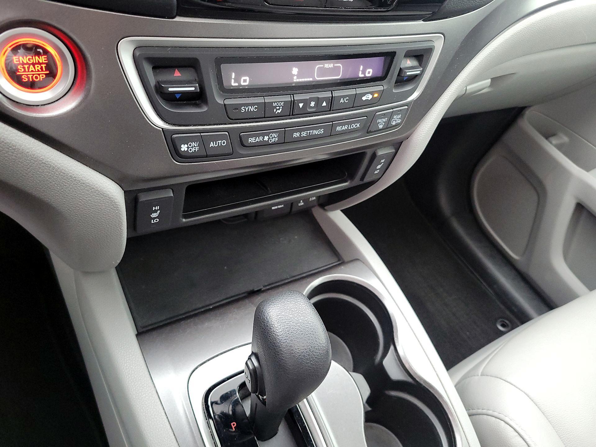 Thumbnail: 2018 Honda Pilot - 14