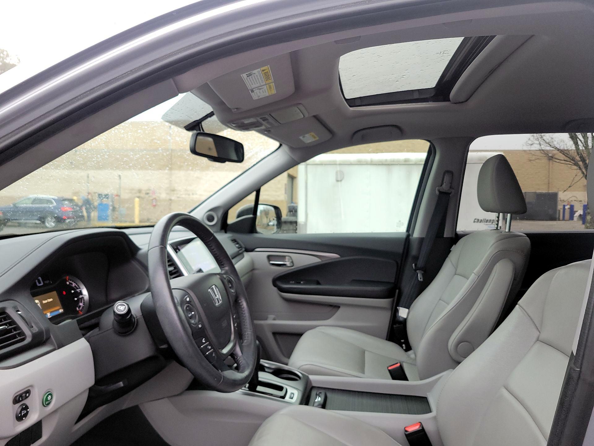 Thumbnail: 2018 Honda Pilot - 17