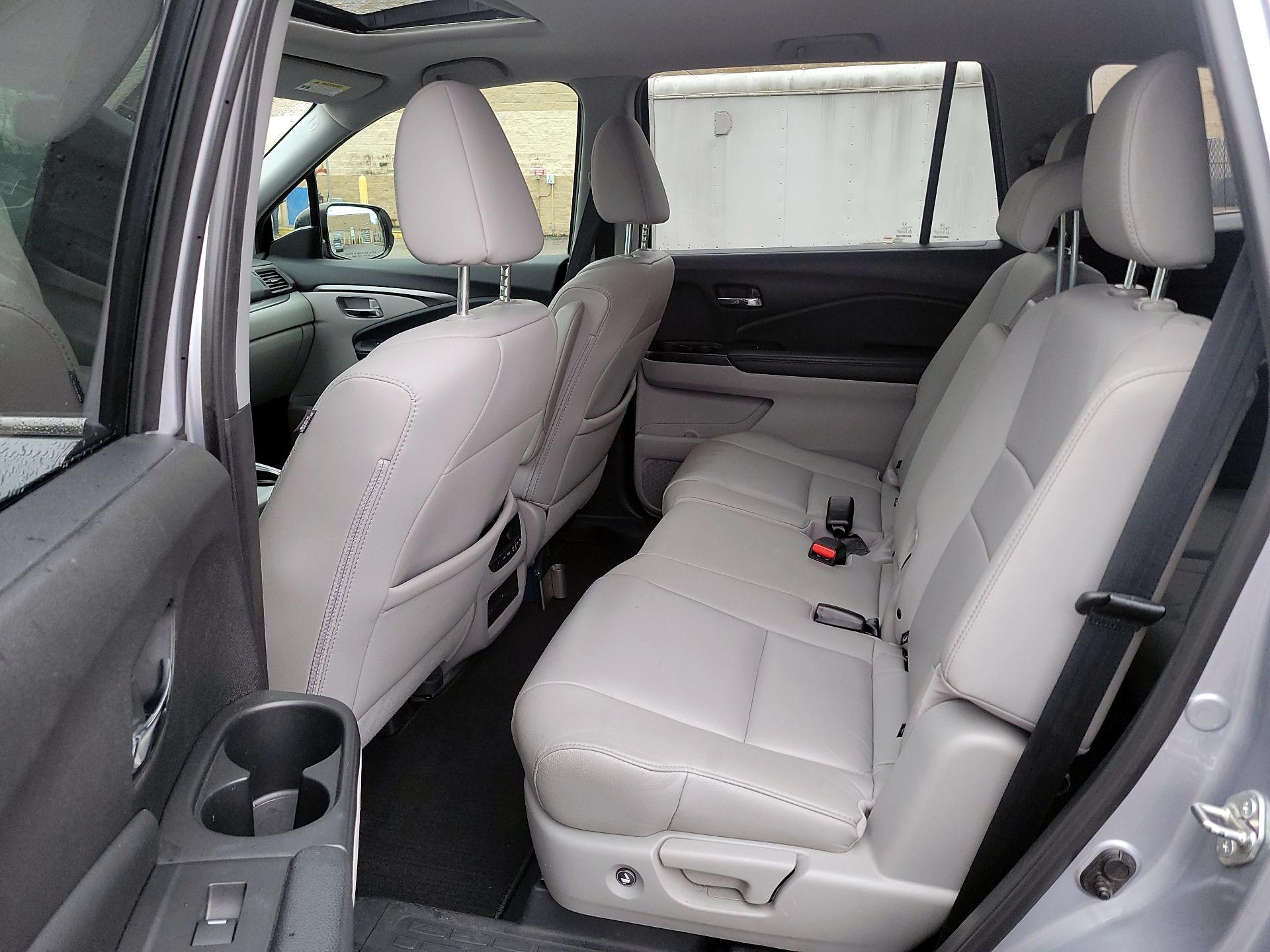 Thumbnail: 2018 Honda Pilot - 18