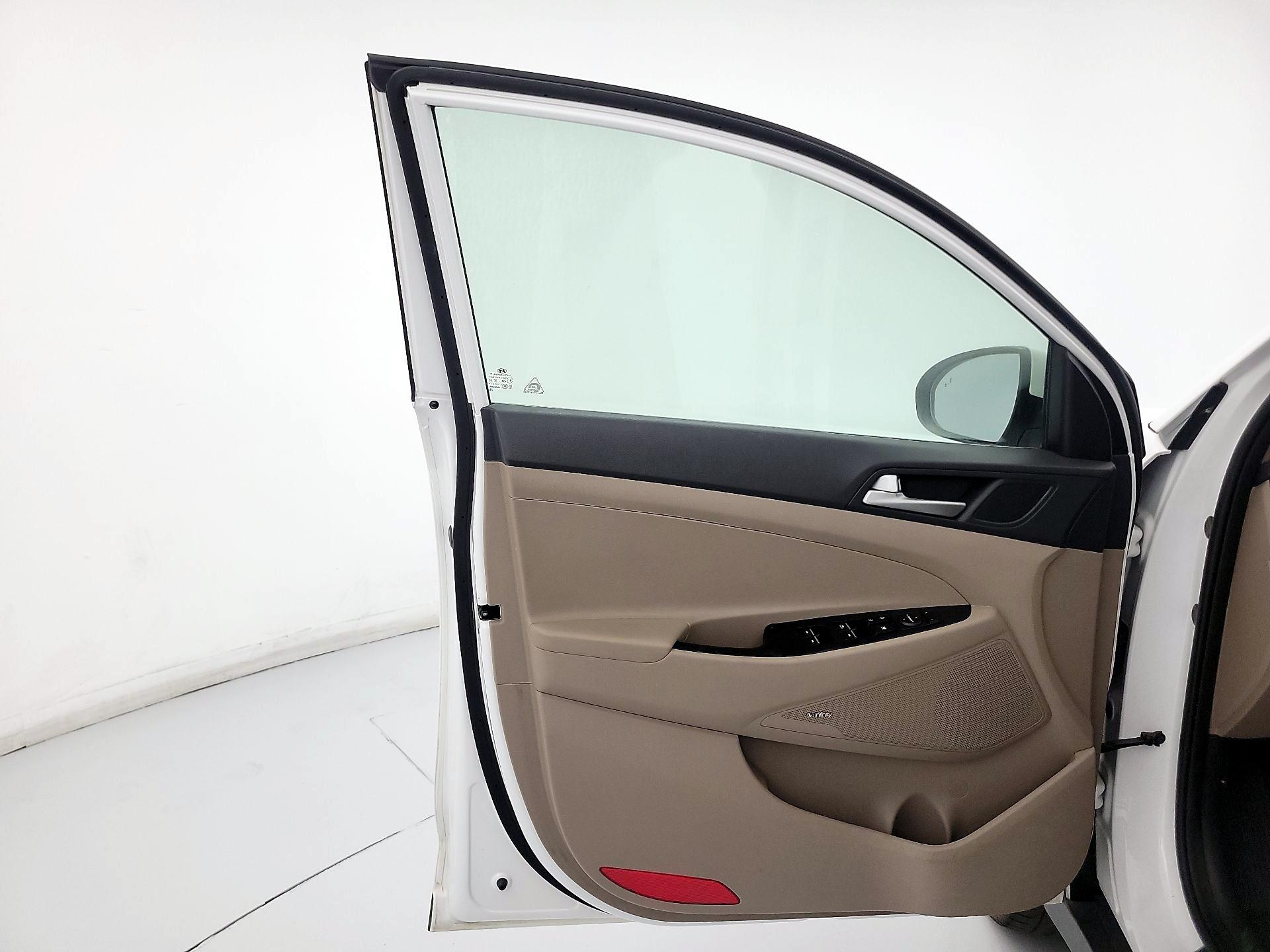 Thumbnail: 2020 Hyundai Tucson - 12