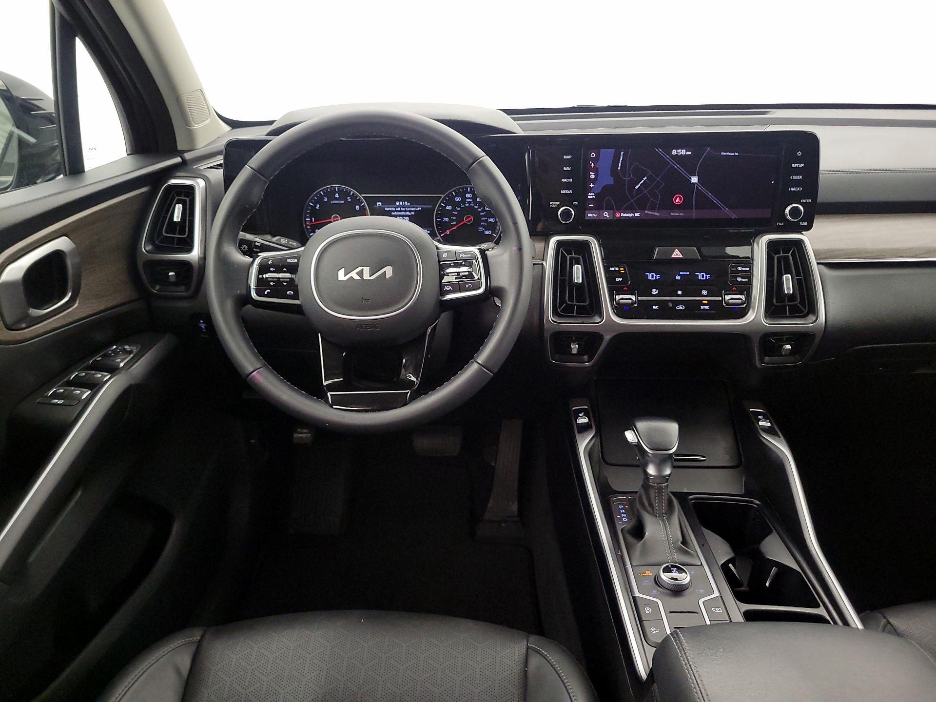 Thumbnail: 2022 Kia Sorento - 10