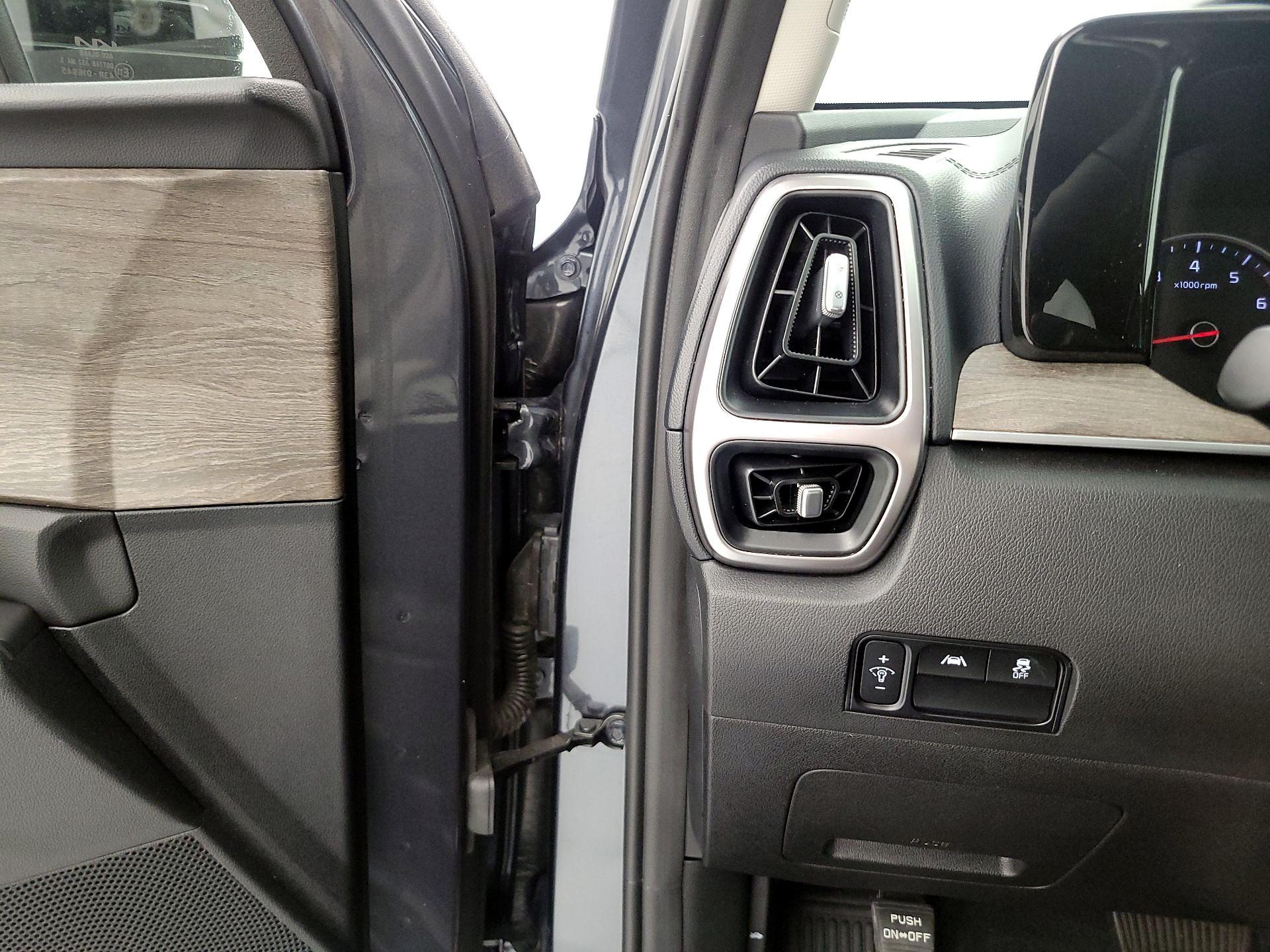 Thumbnail: 2022 Kia Sorento - 13