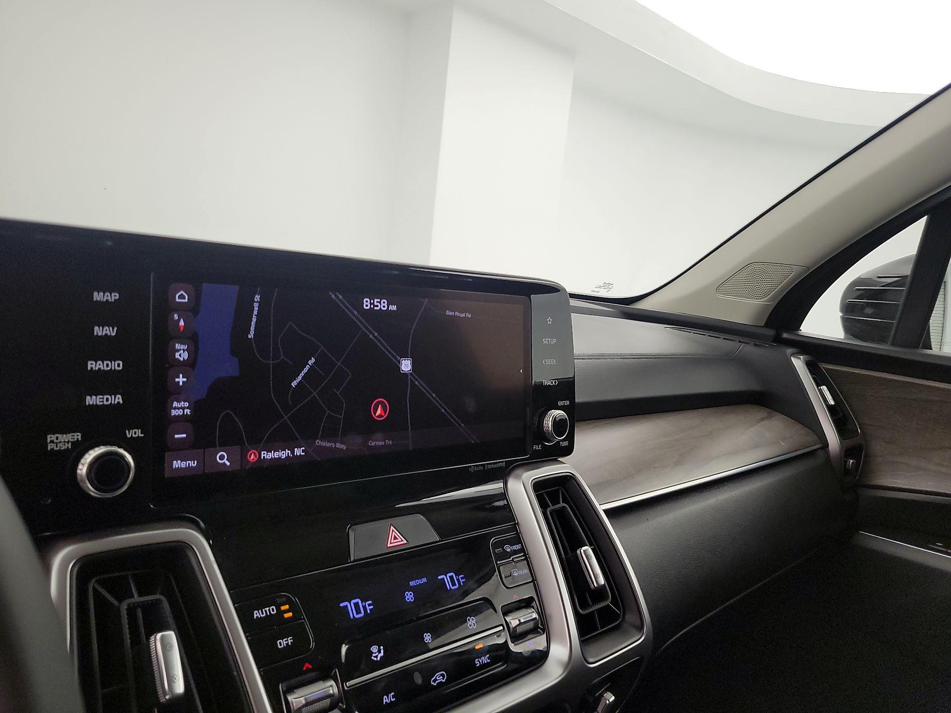 Thumbnail: 2022 Kia Sorento - 14