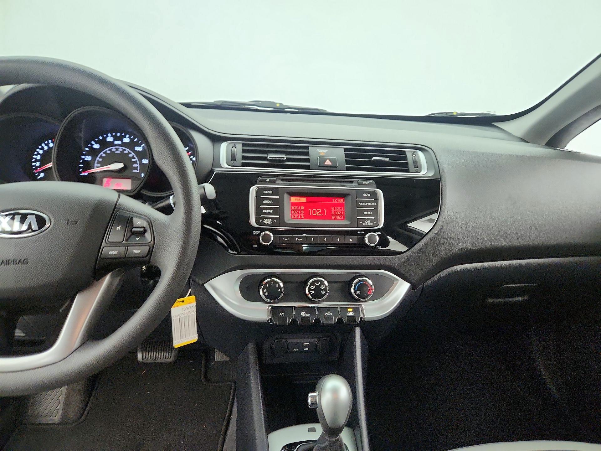 Thumbnail: 2017 Kia Rio - 9