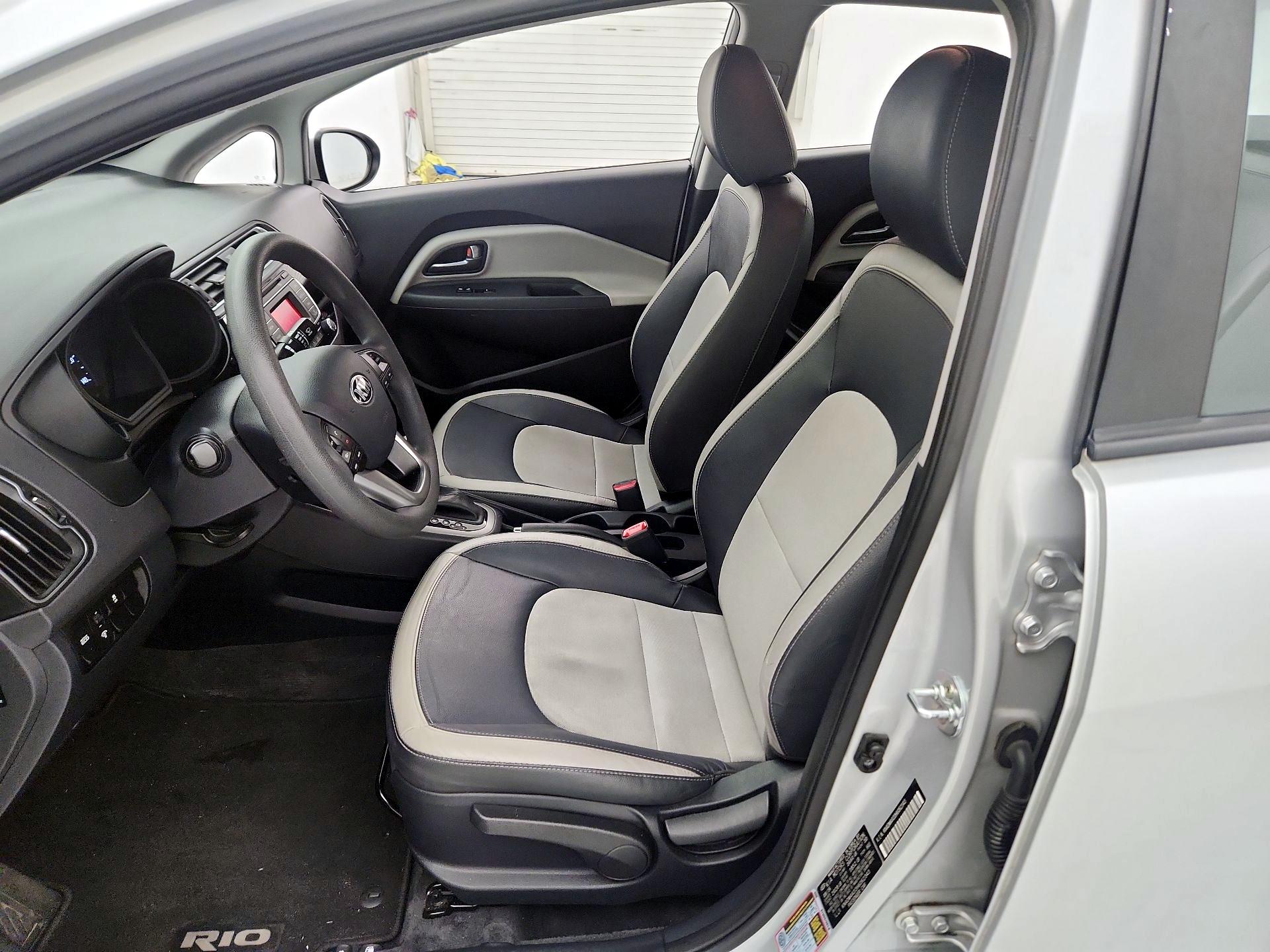 Thumbnail: 2017 Kia Rio - 11