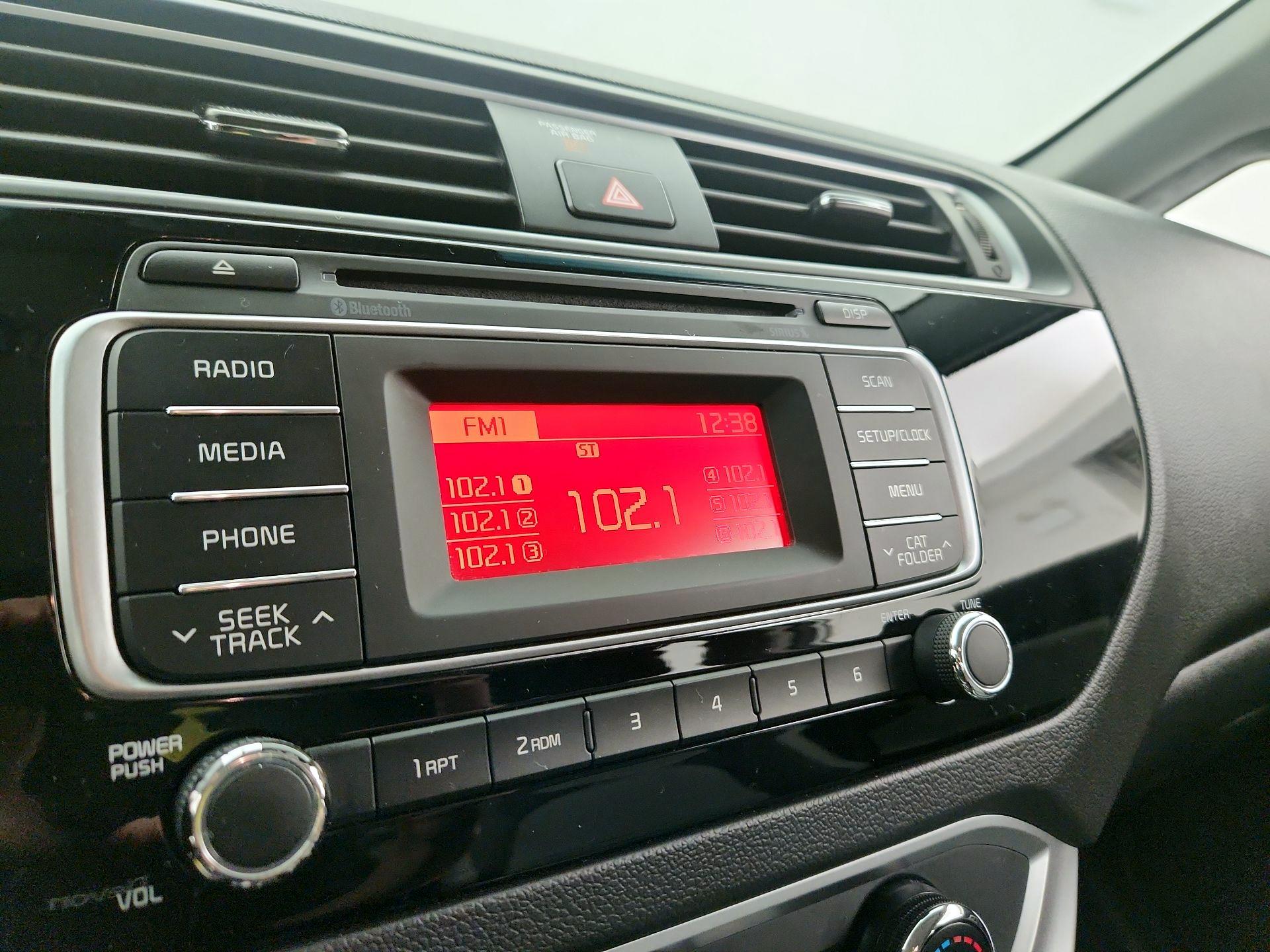 Thumbnail: 2017 Kia Rio - 14