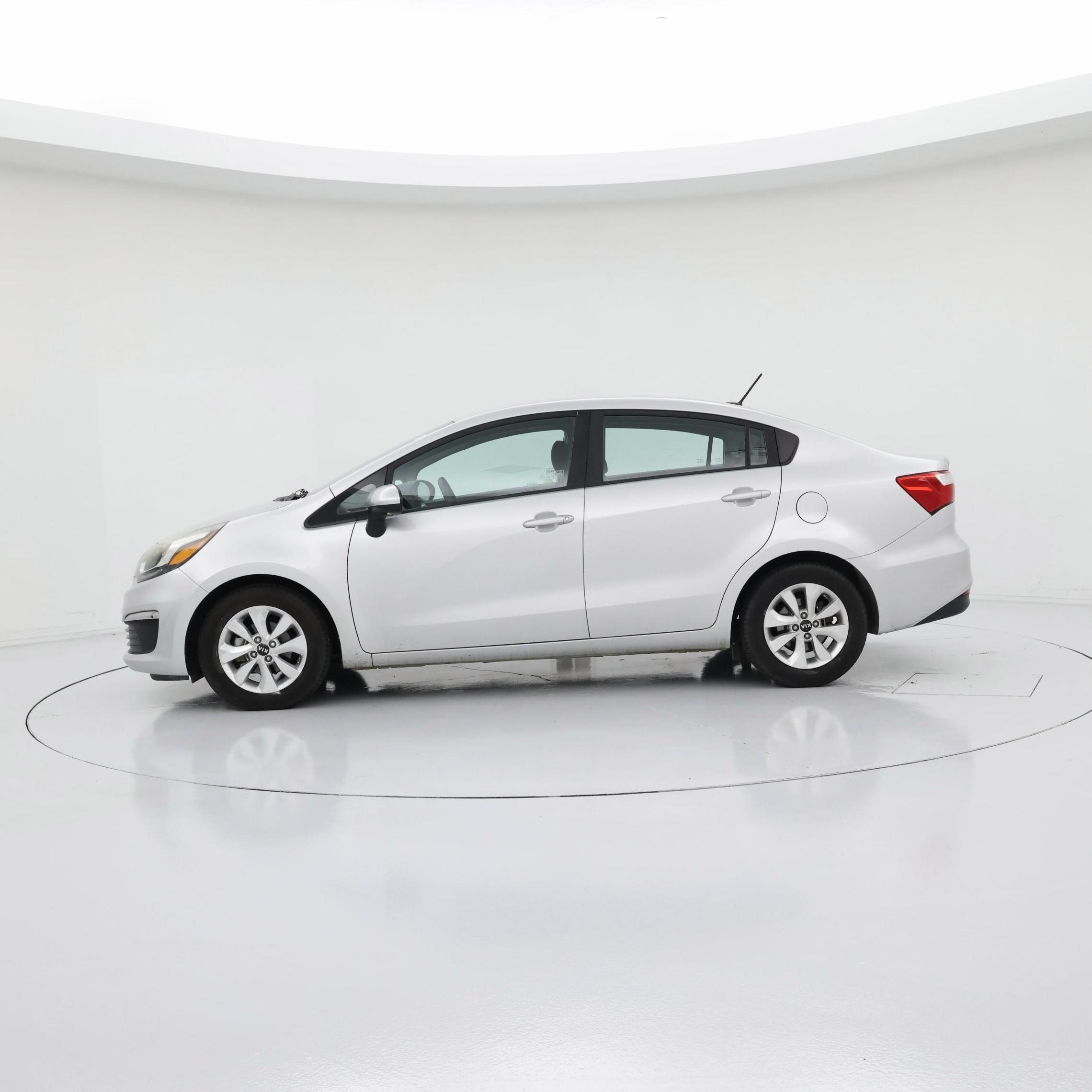 Thumbnail: 2017 Kia Rio - 3