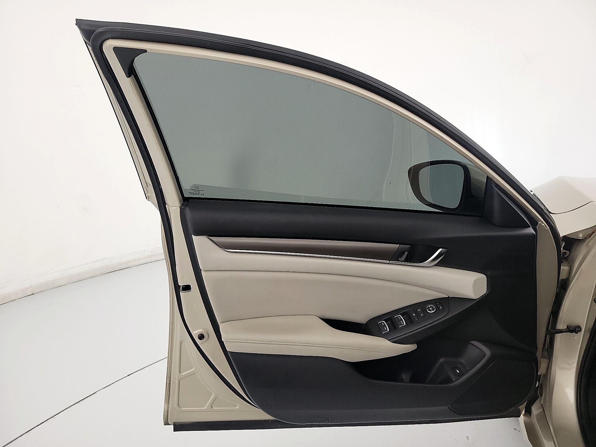 Thumbnail: 2018 Honda Accord - 12