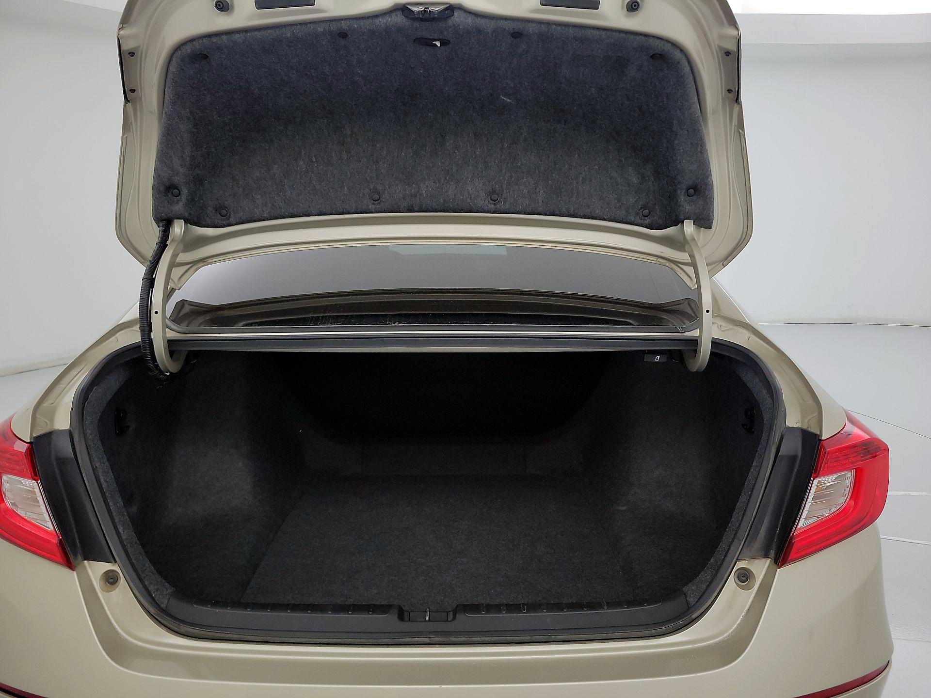 Thumbnail: 2018 Honda Accord - 20