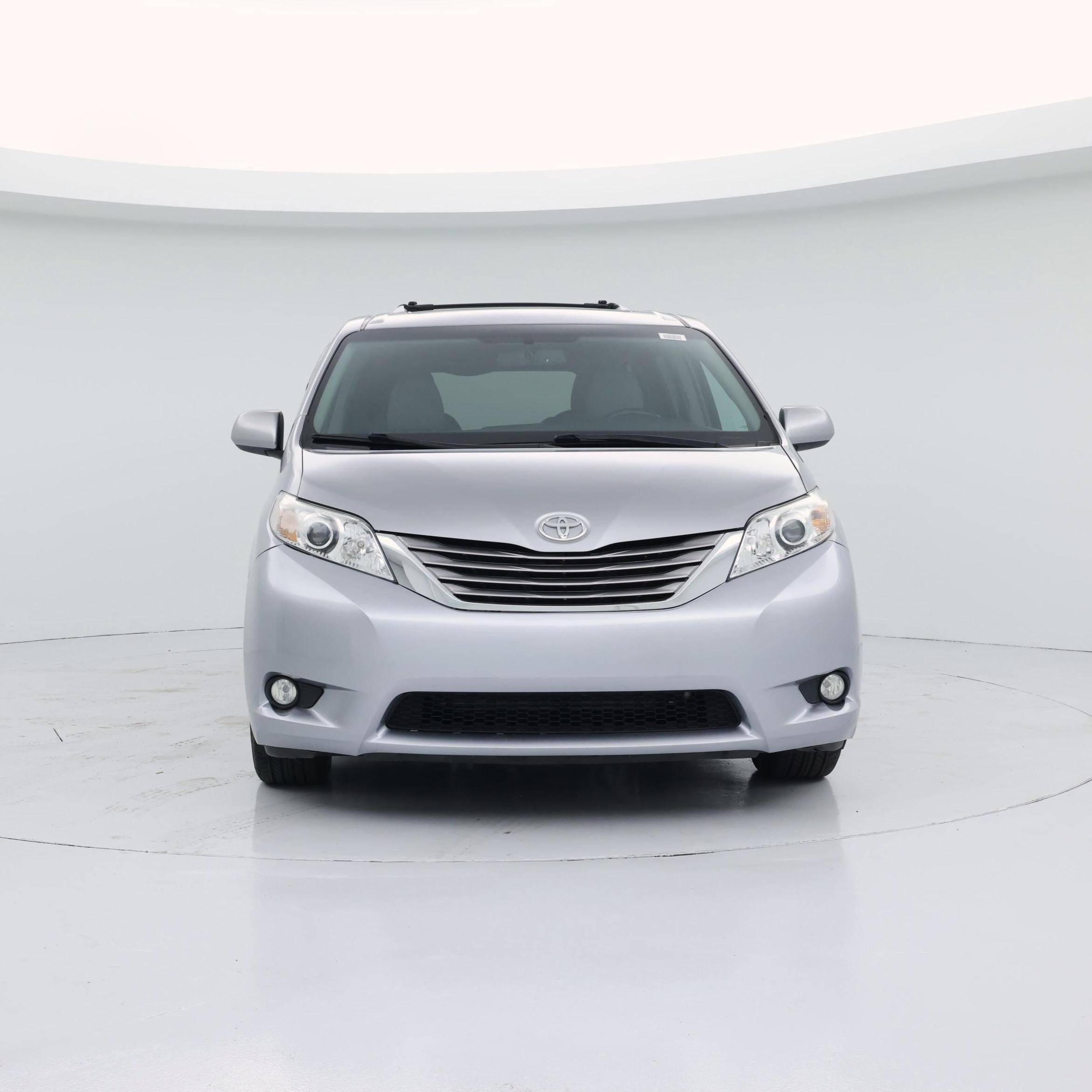 Thumbnail: 2017 Toyota Sienna - 5