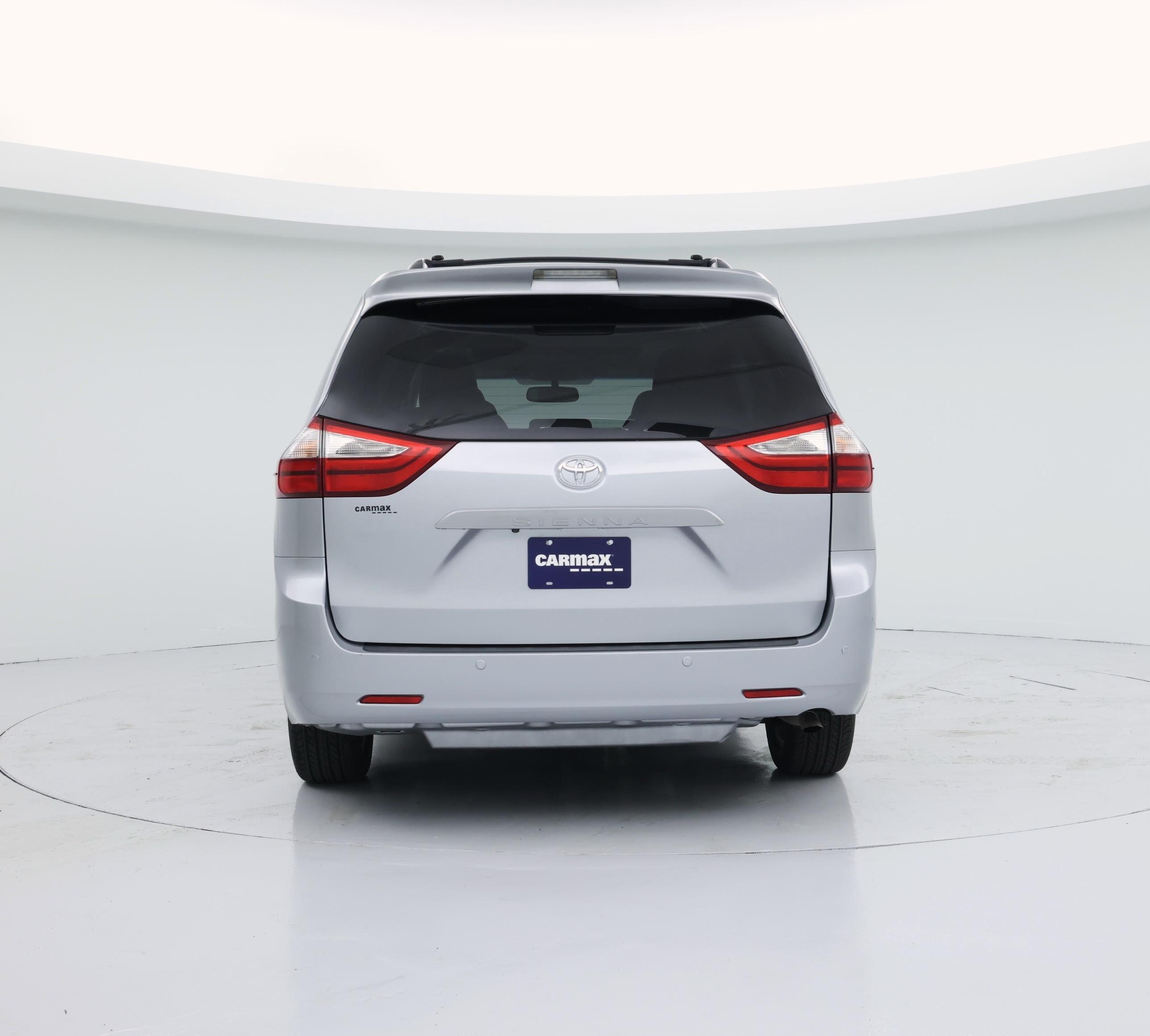 Thumbnail: 2017 Toyota Sienna - 6