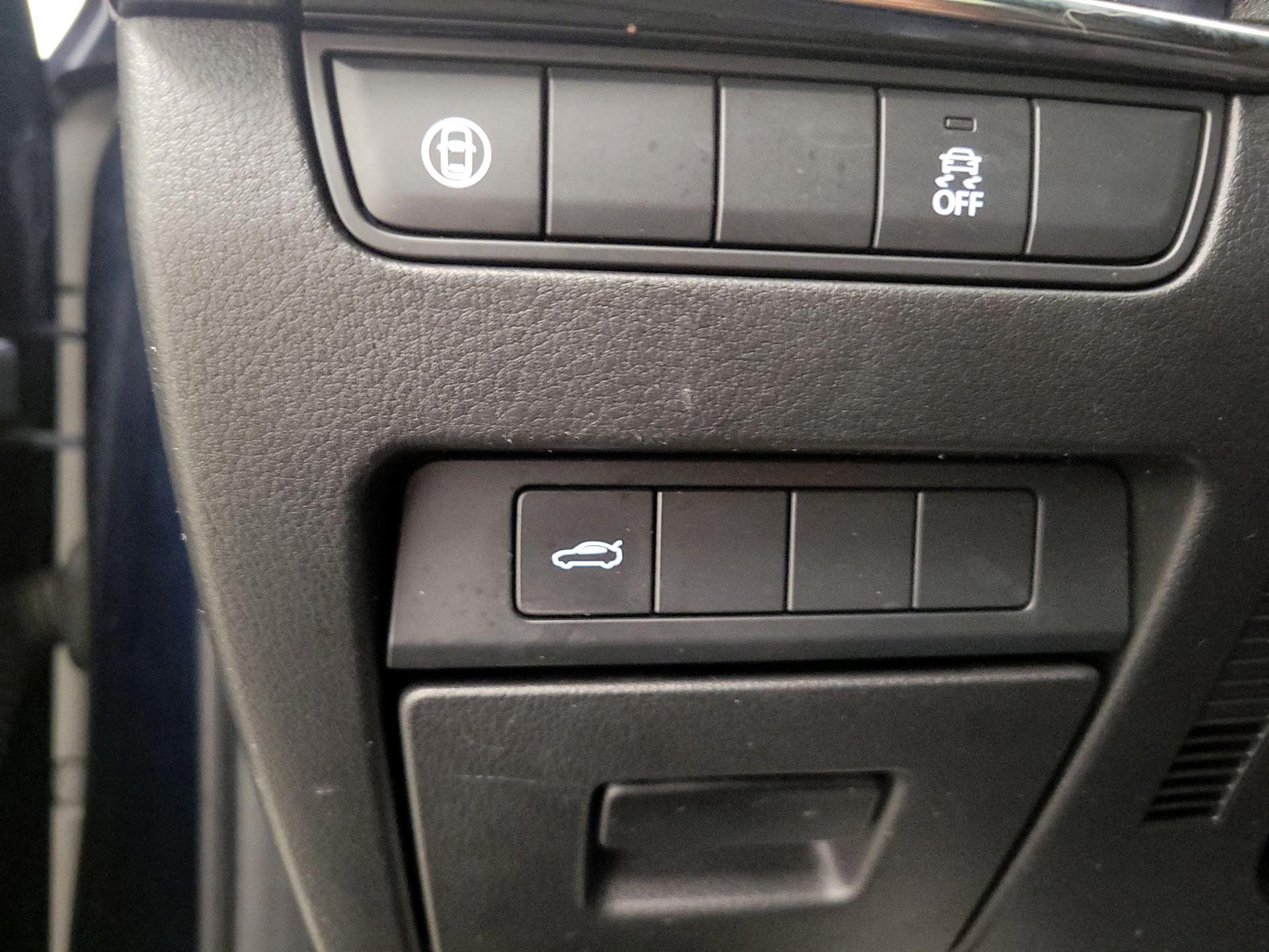 Thumbnail: 2019 Mazda Mazda3 - 13