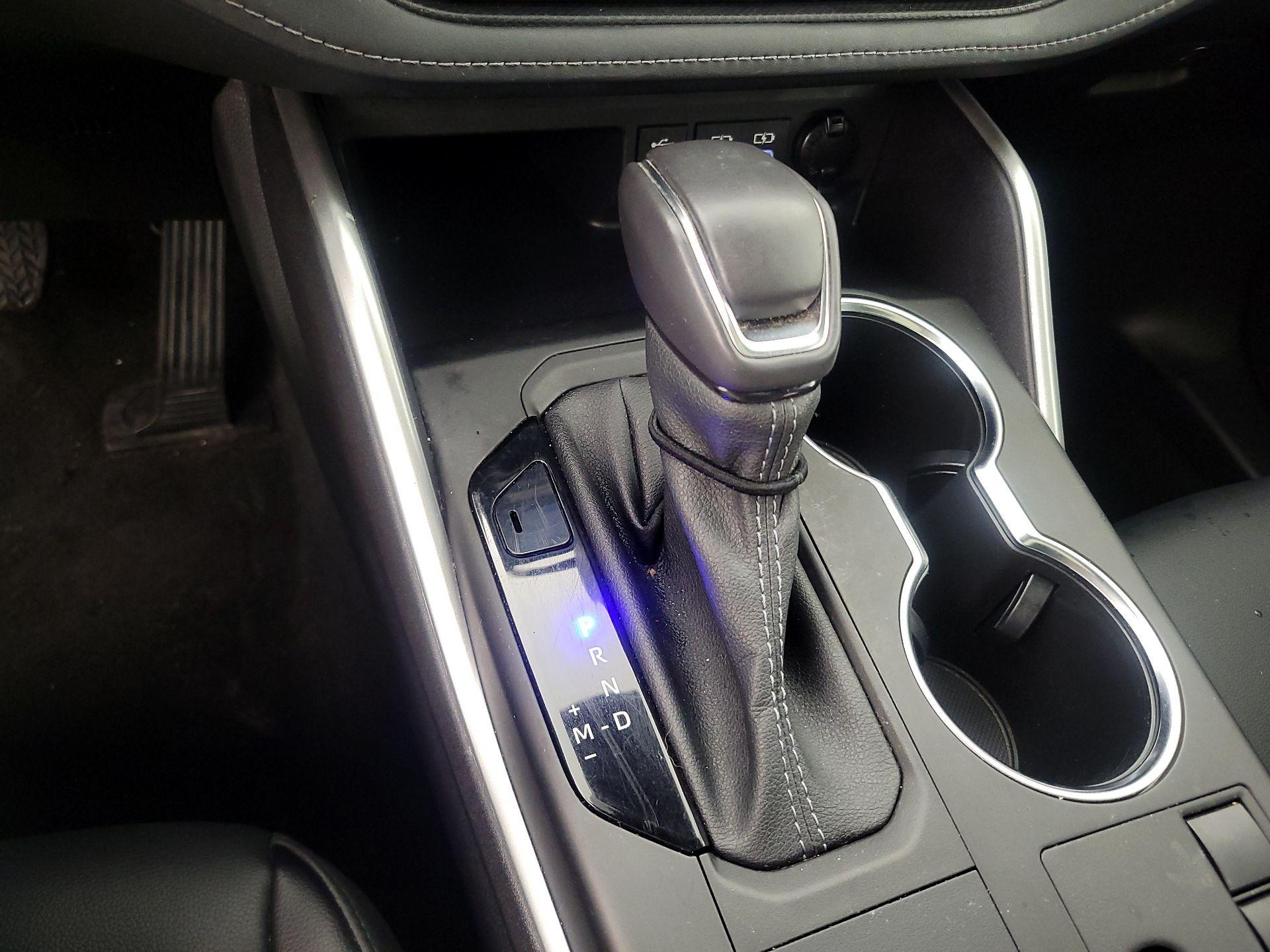 Thumbnail: 2023 Toyota Highlander - 17