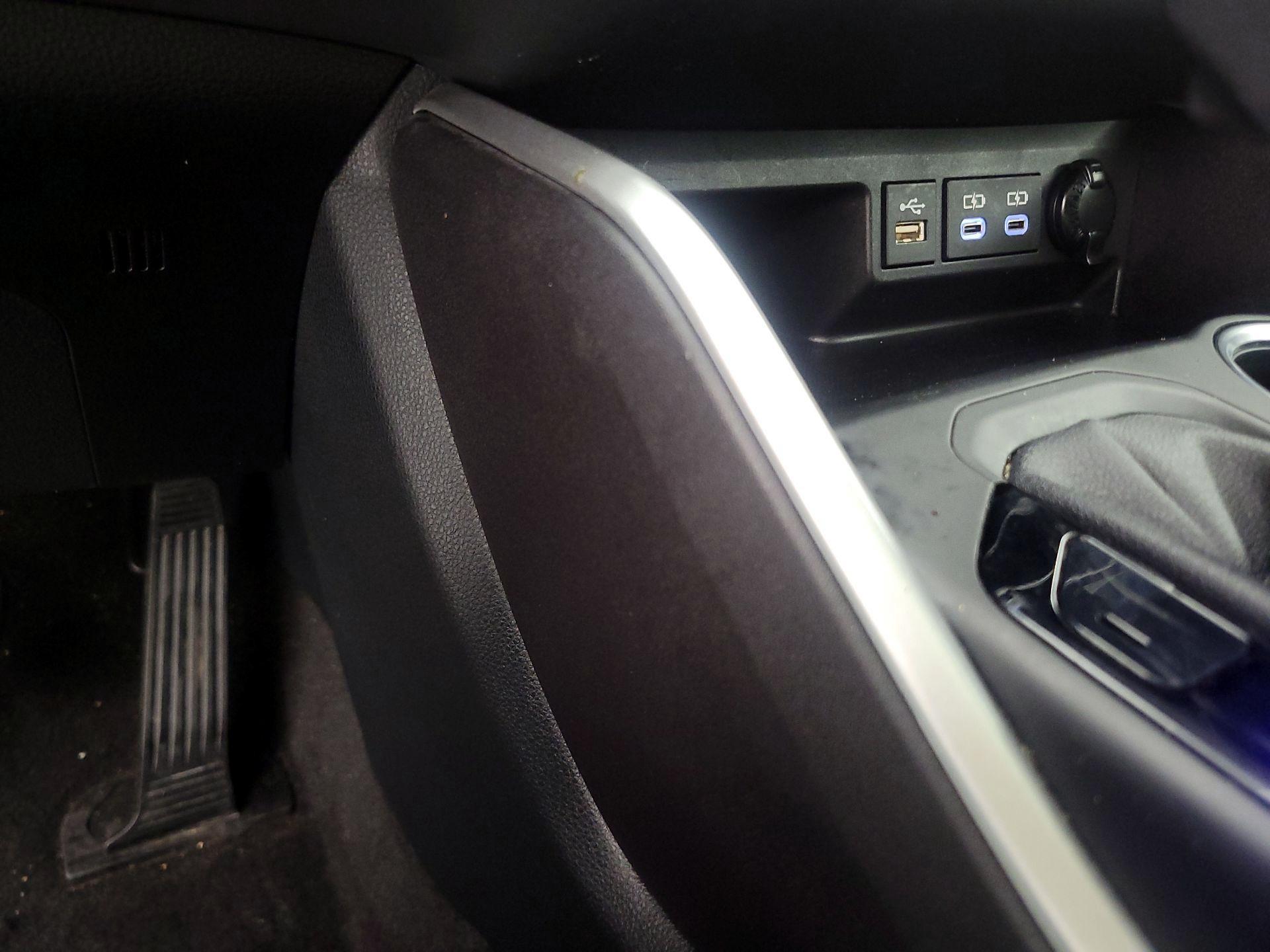 Thumbnail: 2023 Toyota Highlander - 18