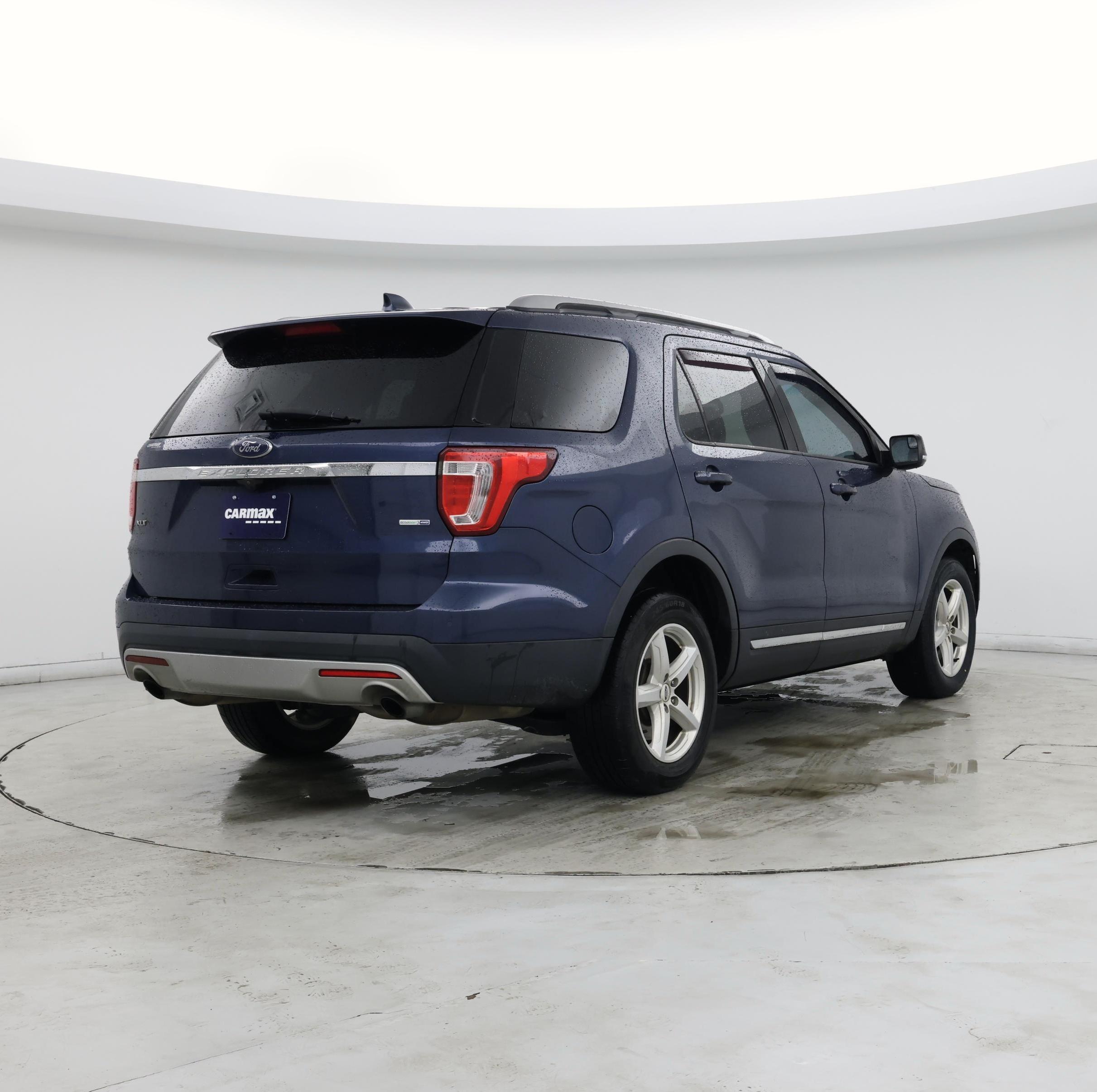 Thumbnail: 2016 Ford Explorer - 8