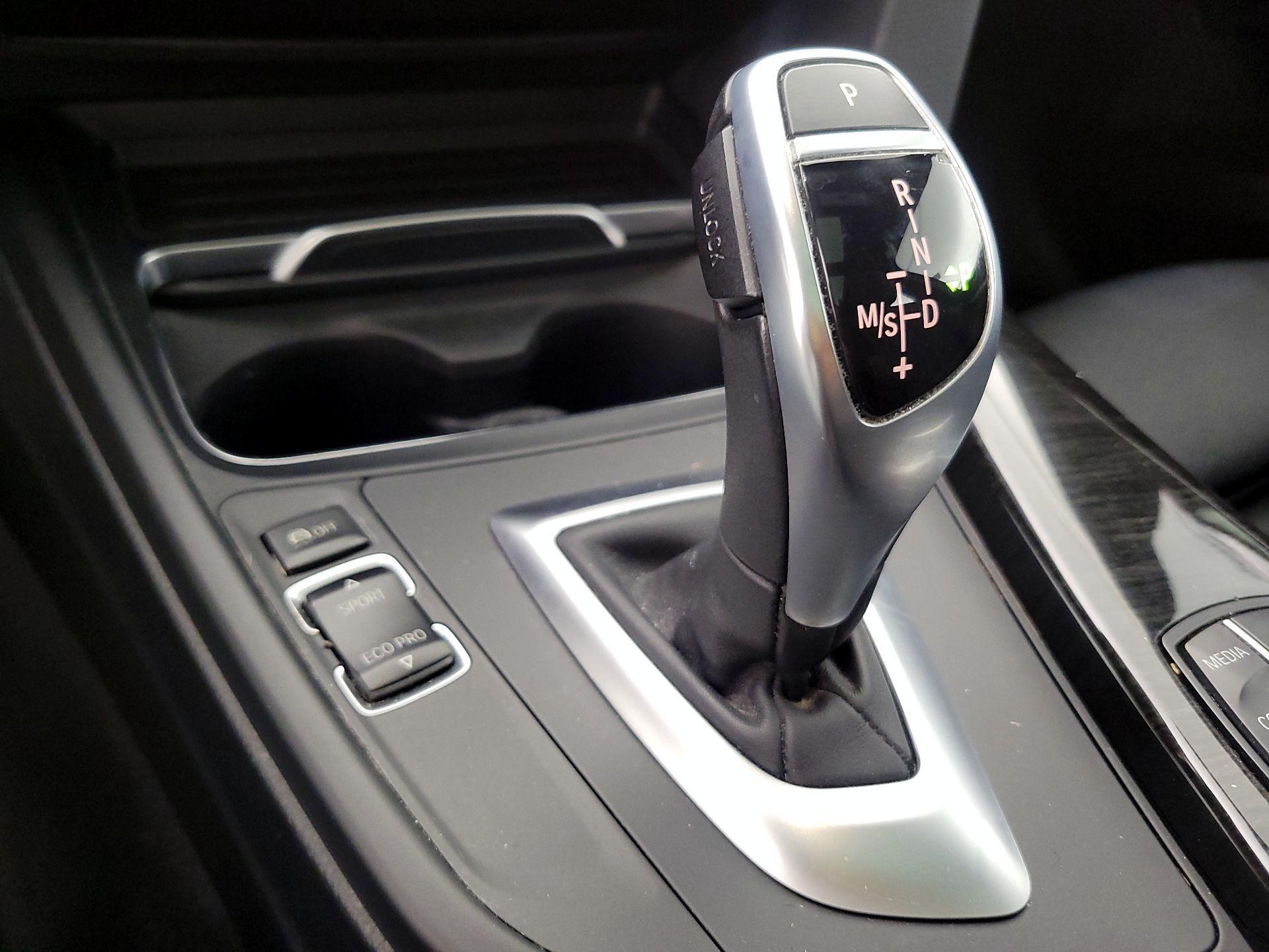 Thumbnail: 2018 BMW 3 Series - 18