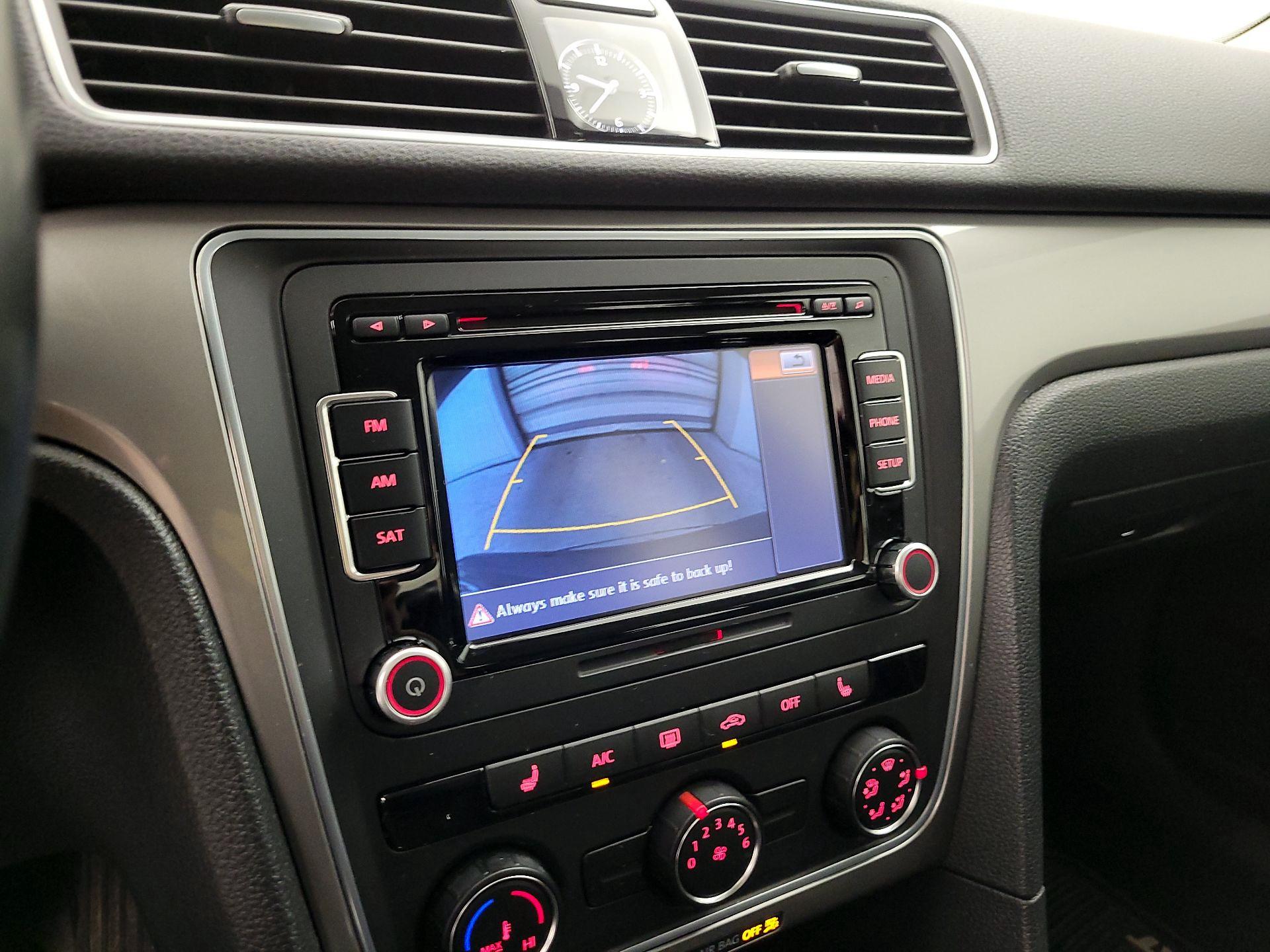 Thumbnail: 2015 Volkswagen Passat - 14