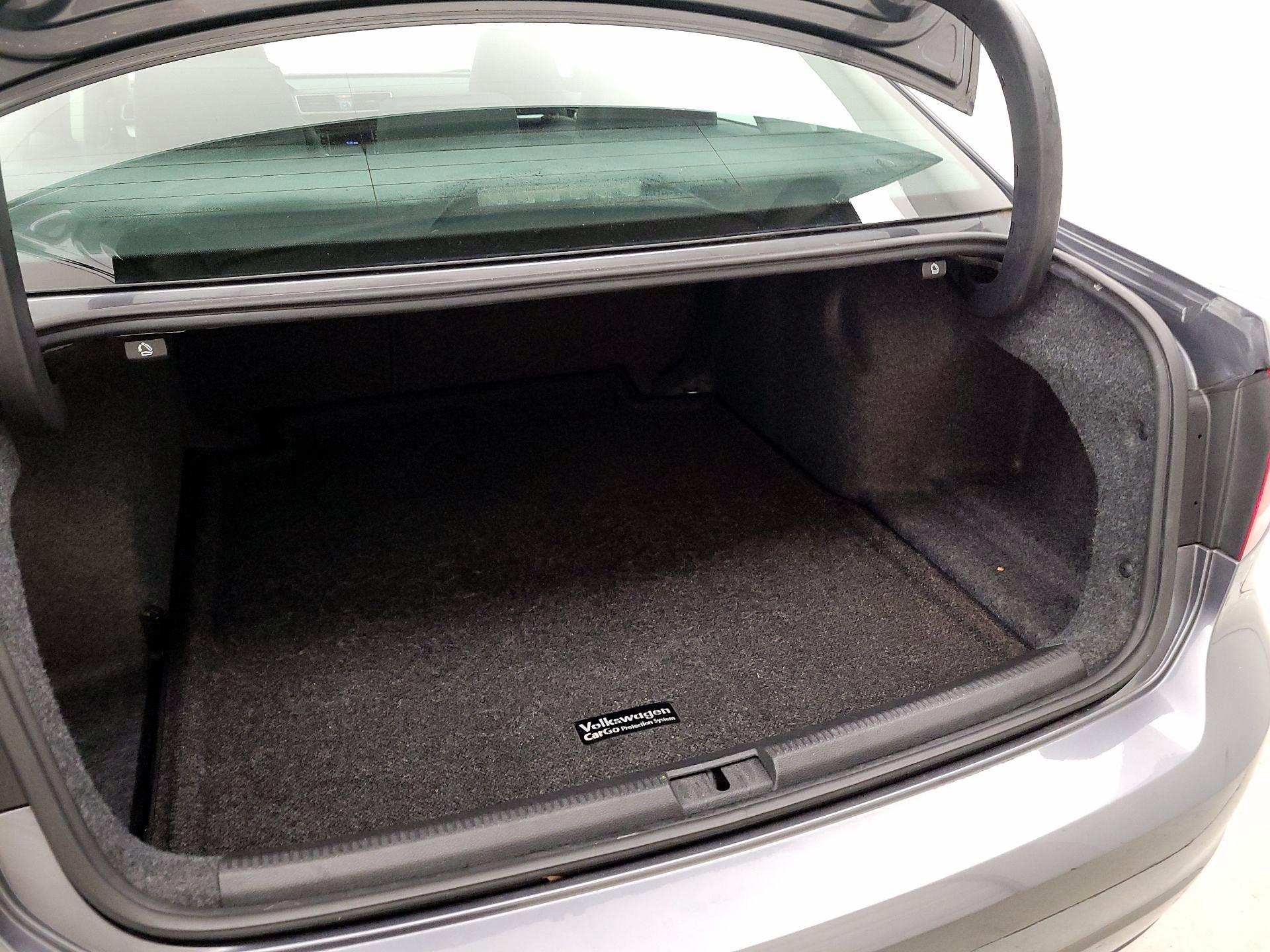 Thumbnail: 2015 Volkswagen Passat - 19