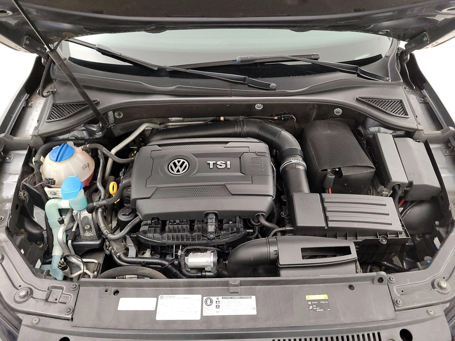 Thumbnail: 2015 Volkswagen Passat - 20