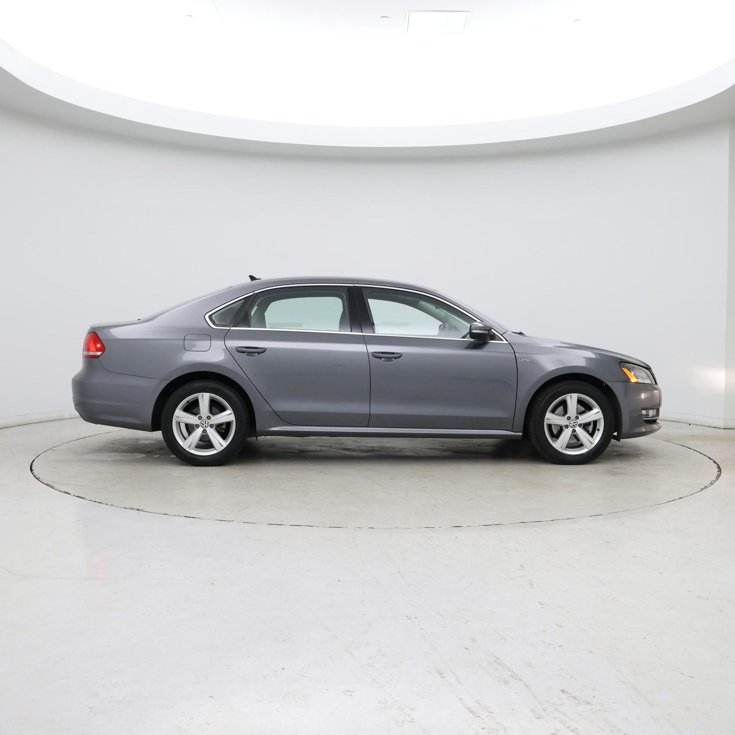 Thumbnail: 2015 Volkswagen Passat - 7