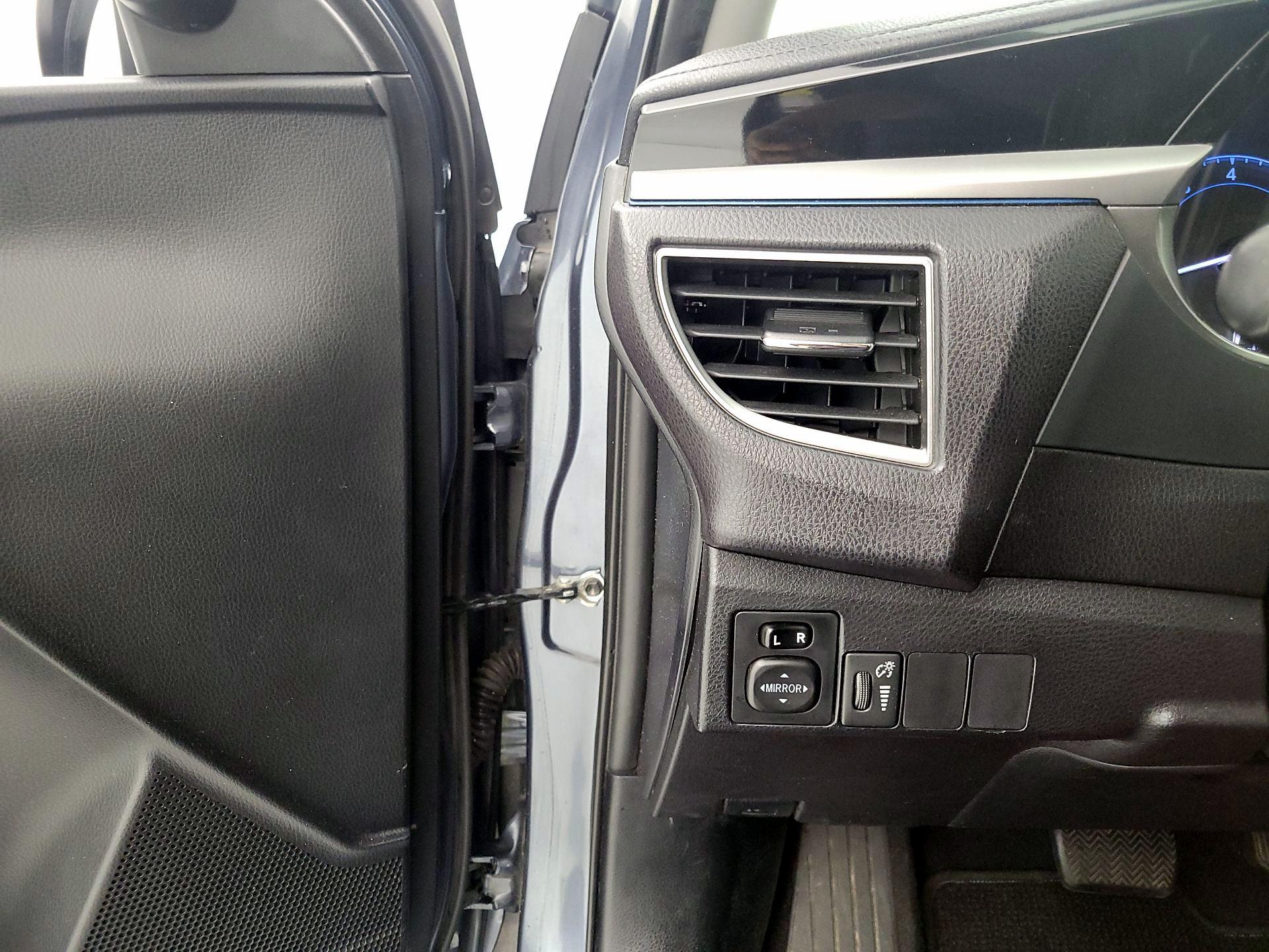 Thumbnail: 2014 Toyota Corolla - 13