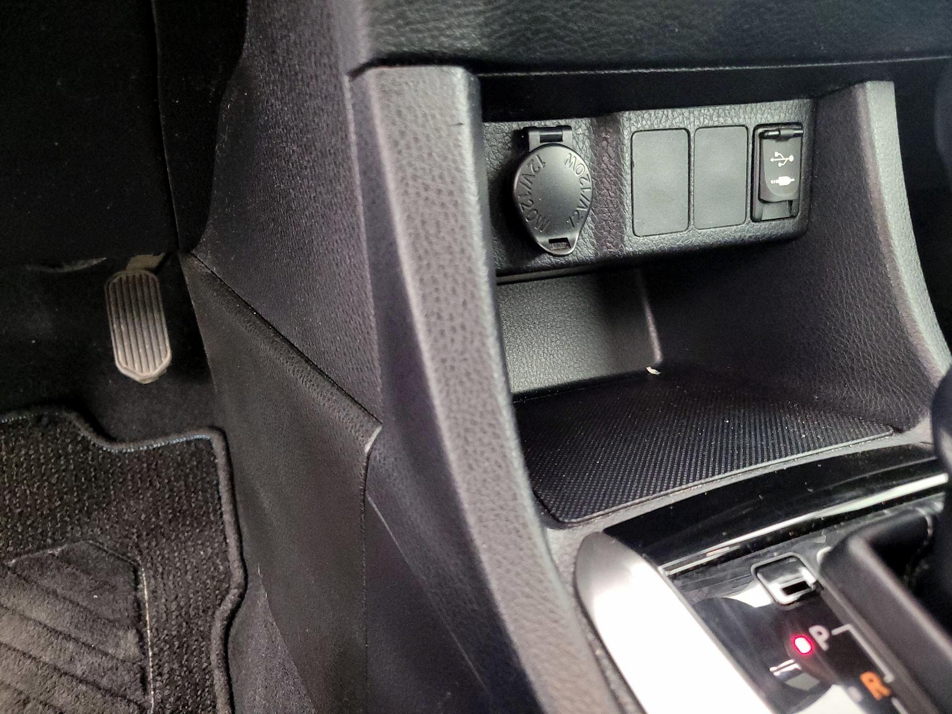 Thumbnail: 2014 Toyota Corolla - 19