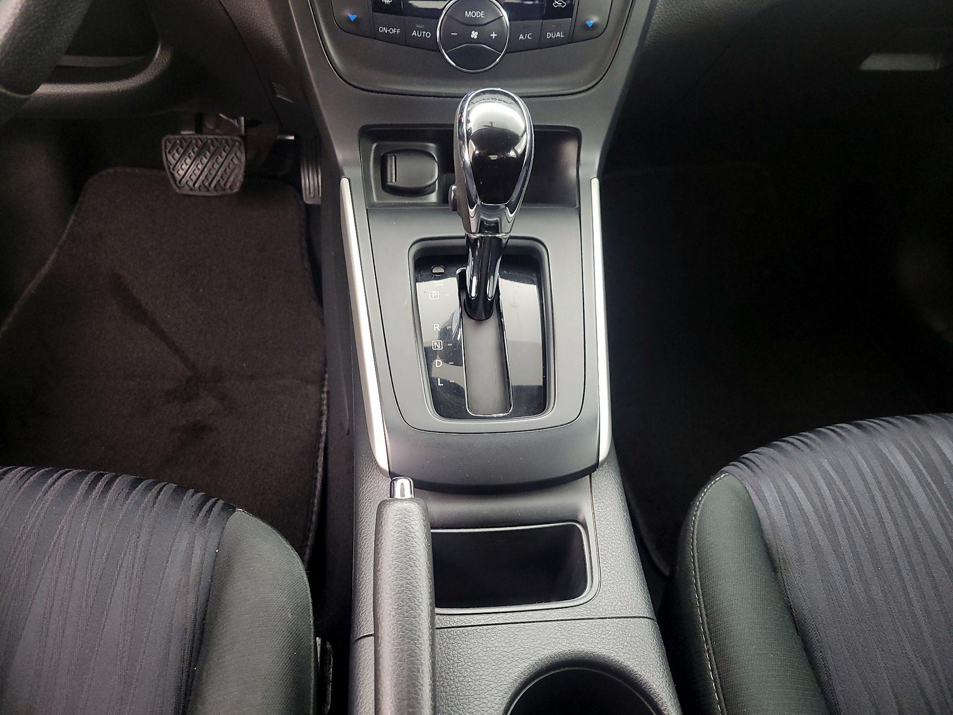 Thumbnail: 2019 Nissan Sentra - 17