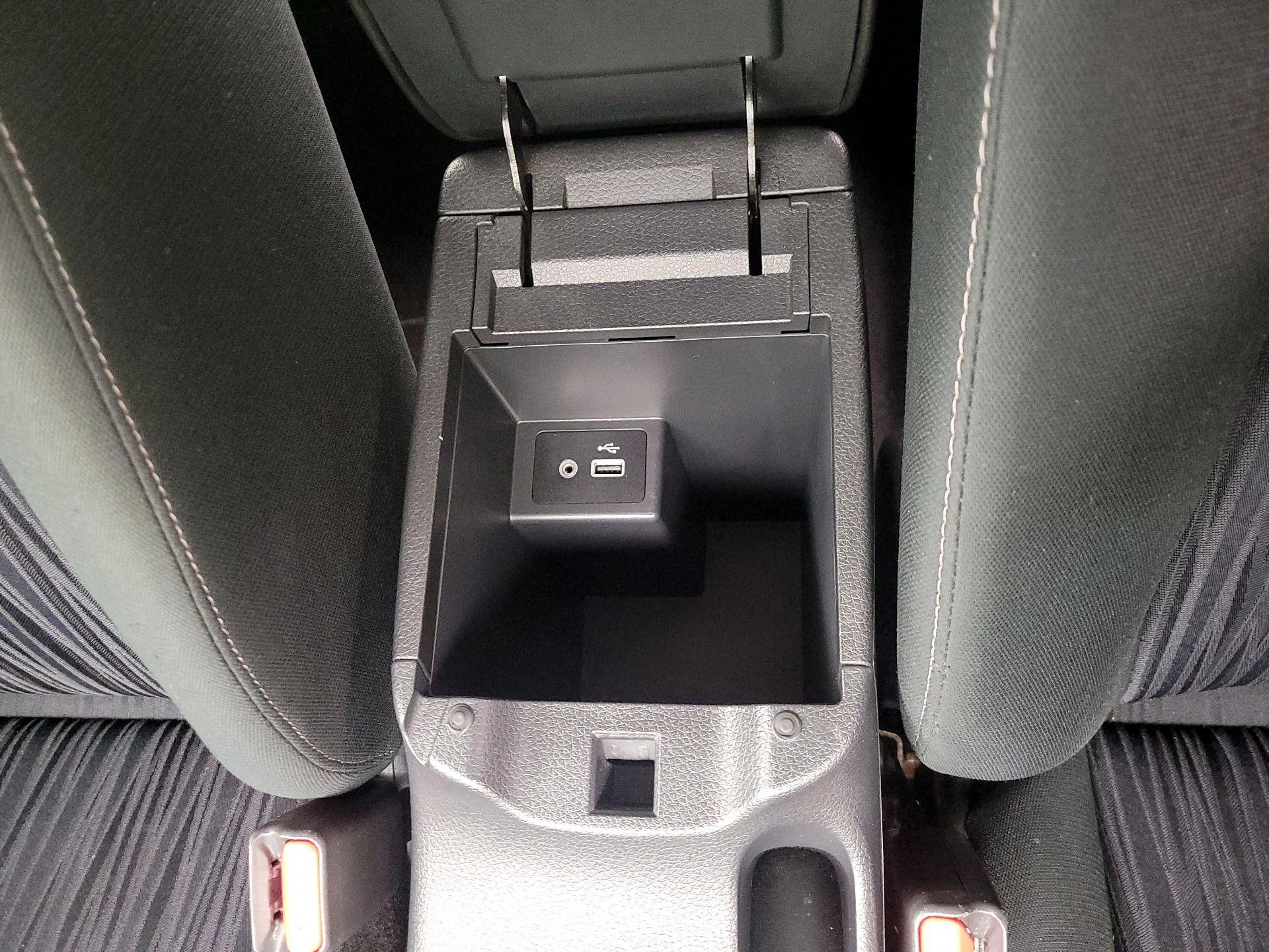 Thumbnail: 2019 Nissan Sentra - 18