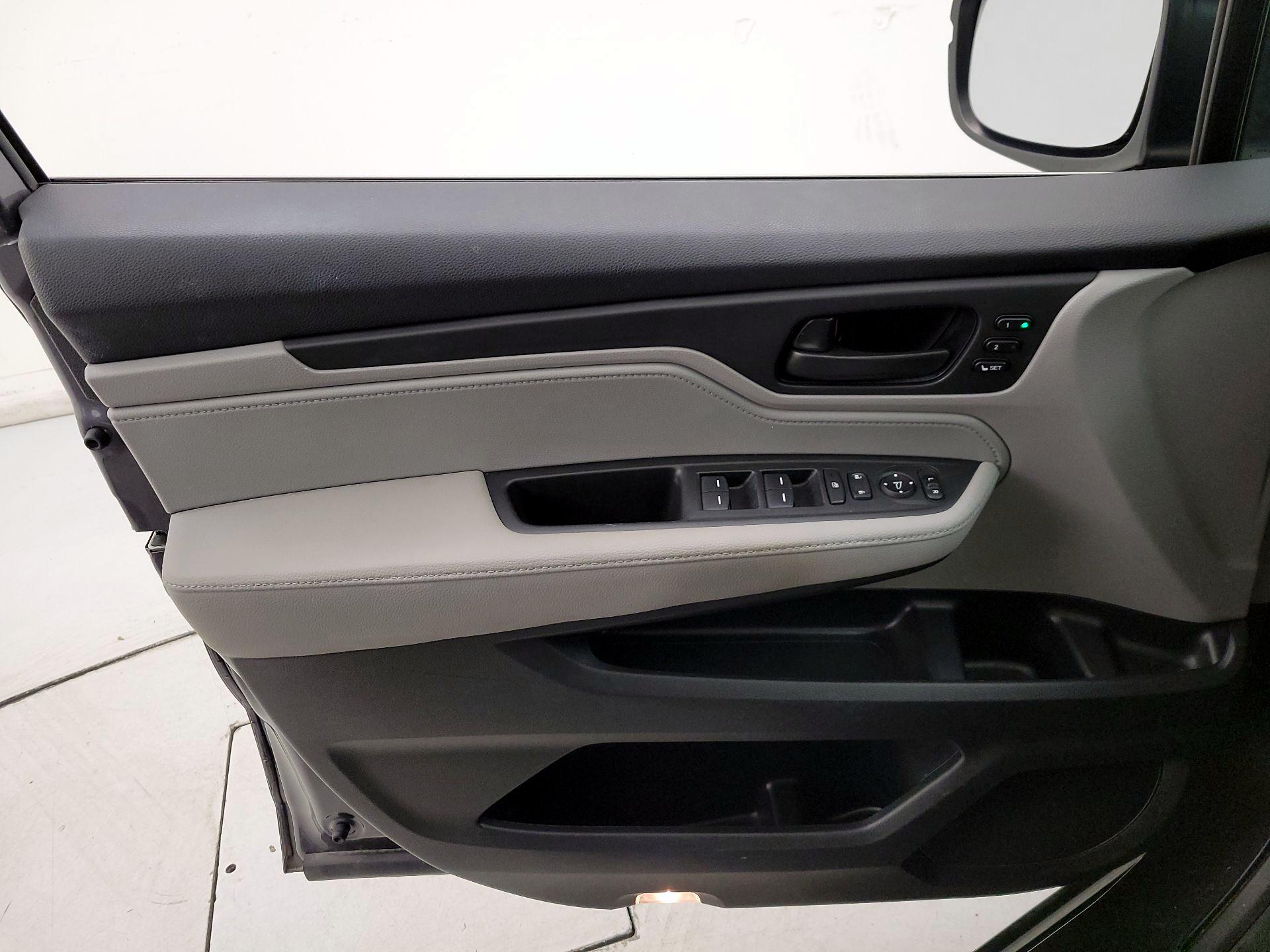 Thumbnail: 2019 Honda Odyssey - 12