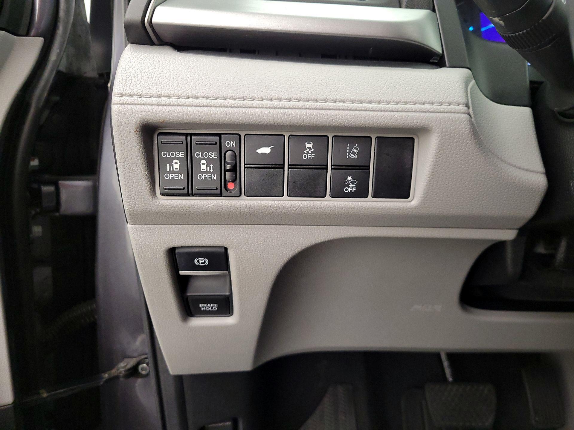 Thumbnail: 2019 Honda Odyssey - 13