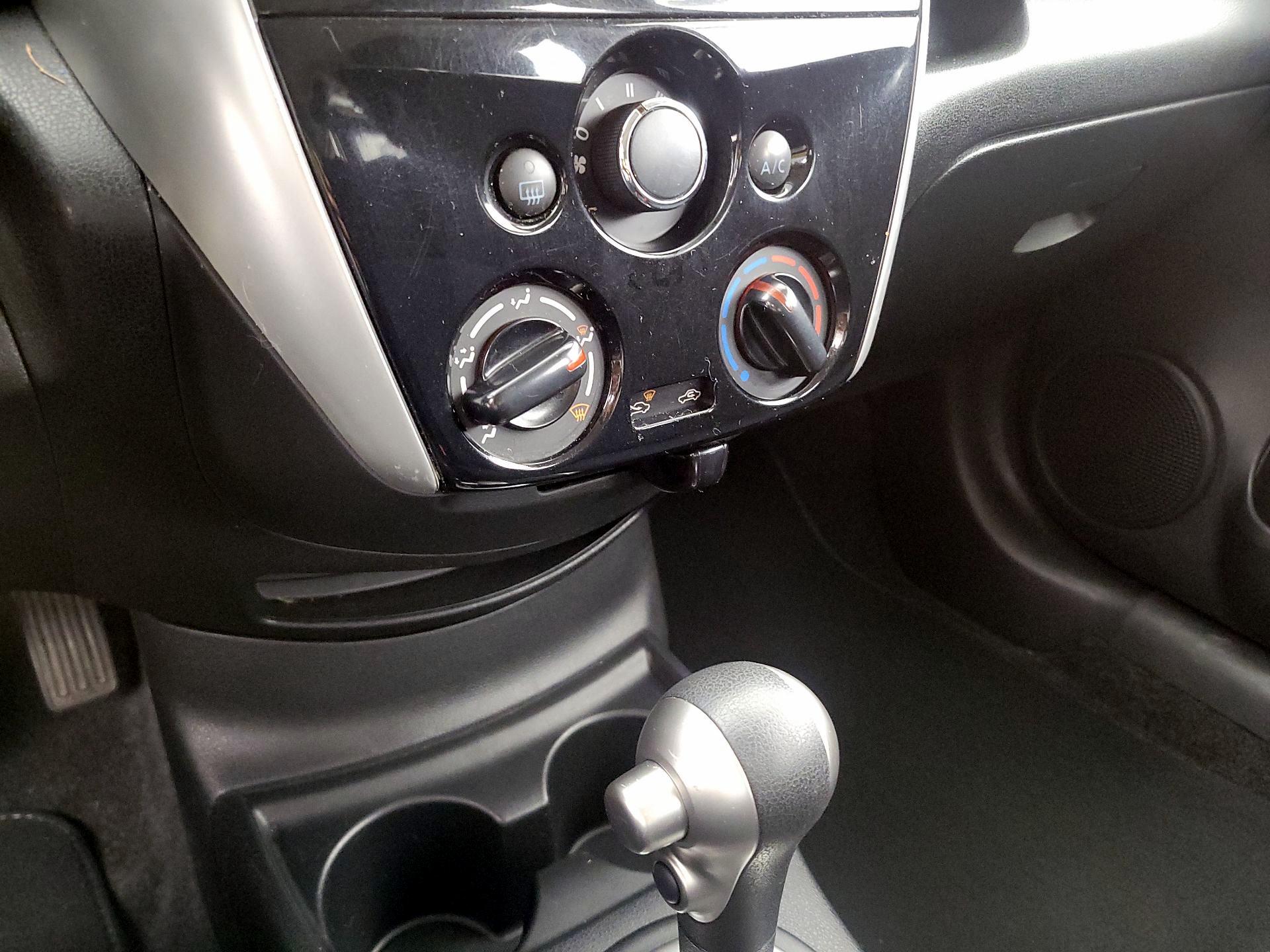 Thumbnail: 2015 Nissan Versa Note - 15