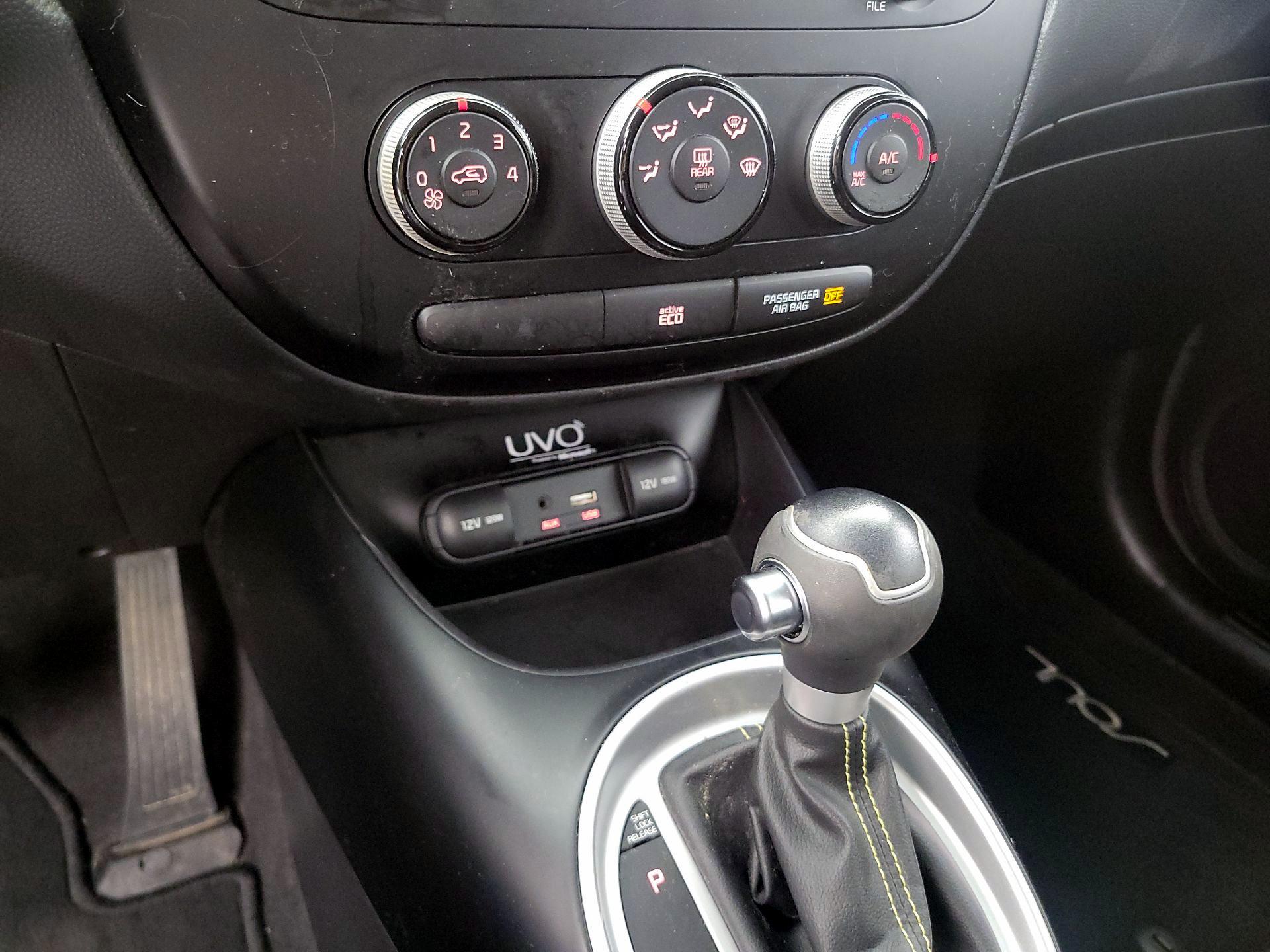 Thumbnail: 2015 Kia Soul - 16