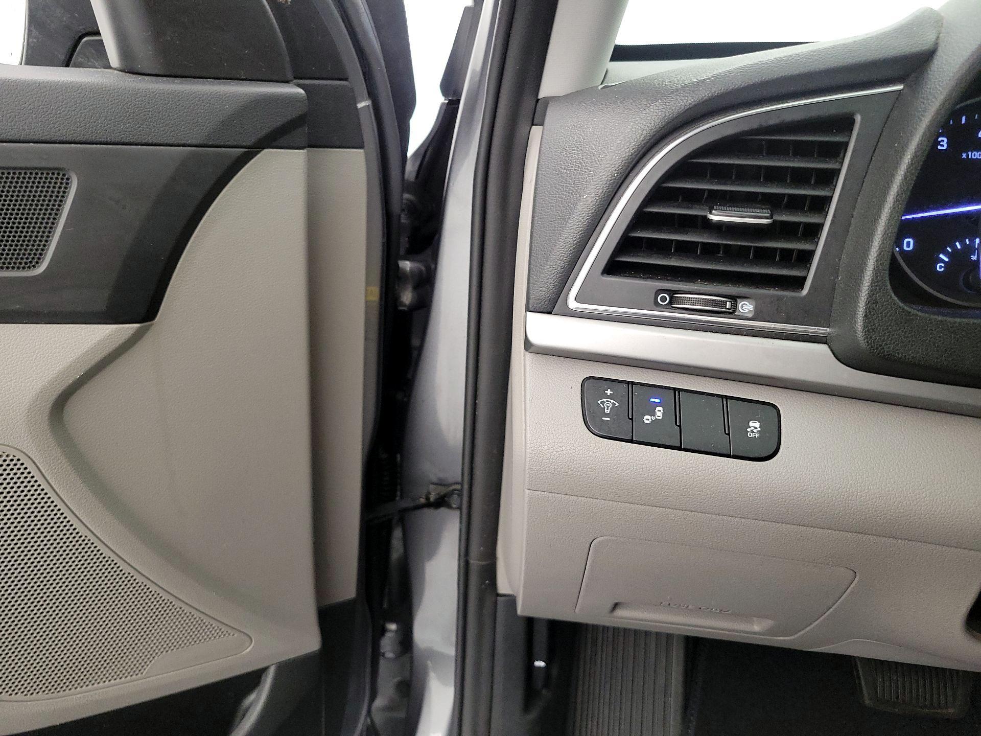 Thumbnail: 2018 Hyundai Elantra - 13