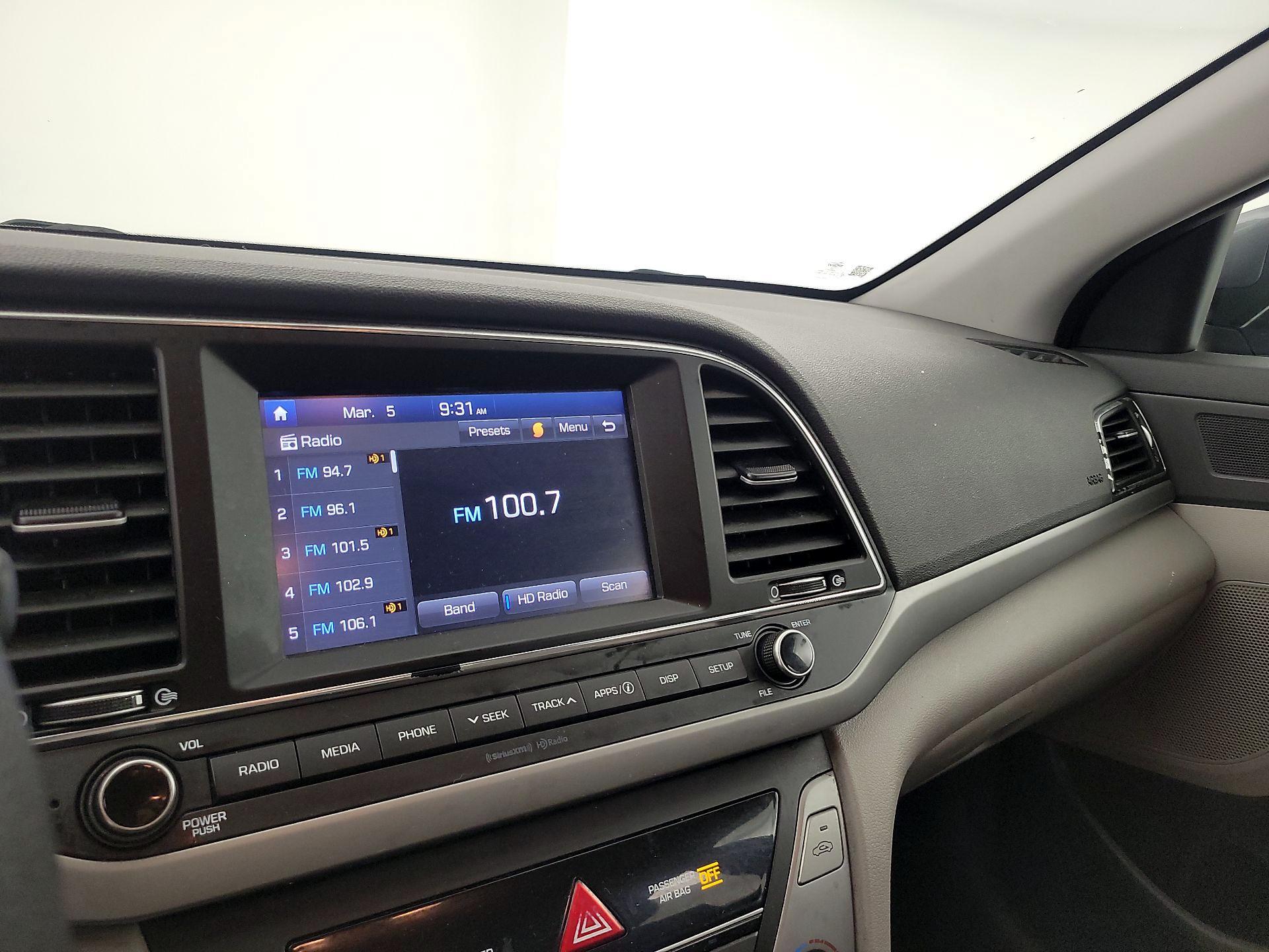 Thumbnail: 2018 Hyundai Elantra - 15