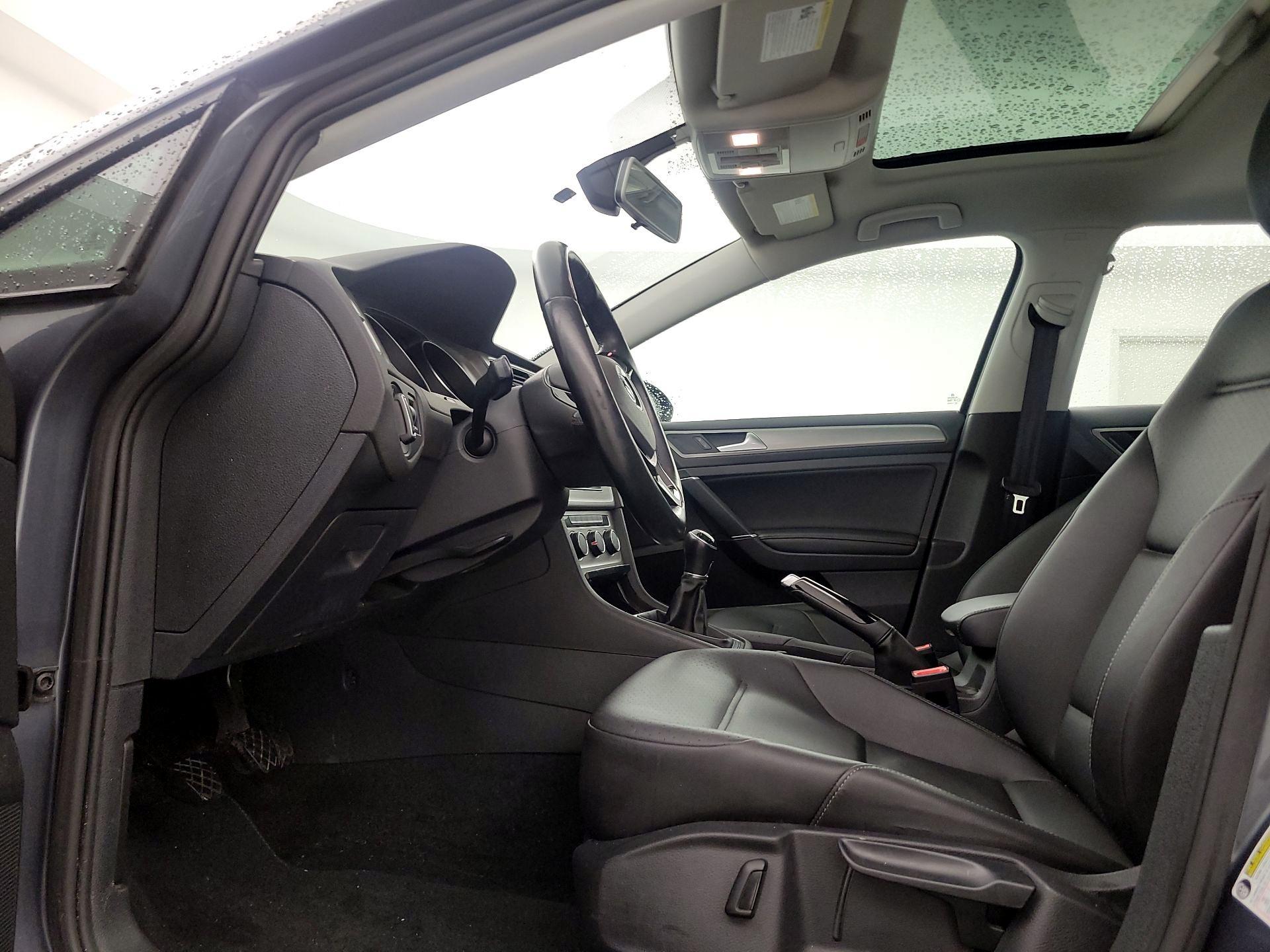 Thumbnail: 2017 Volkswagen Golf - 19