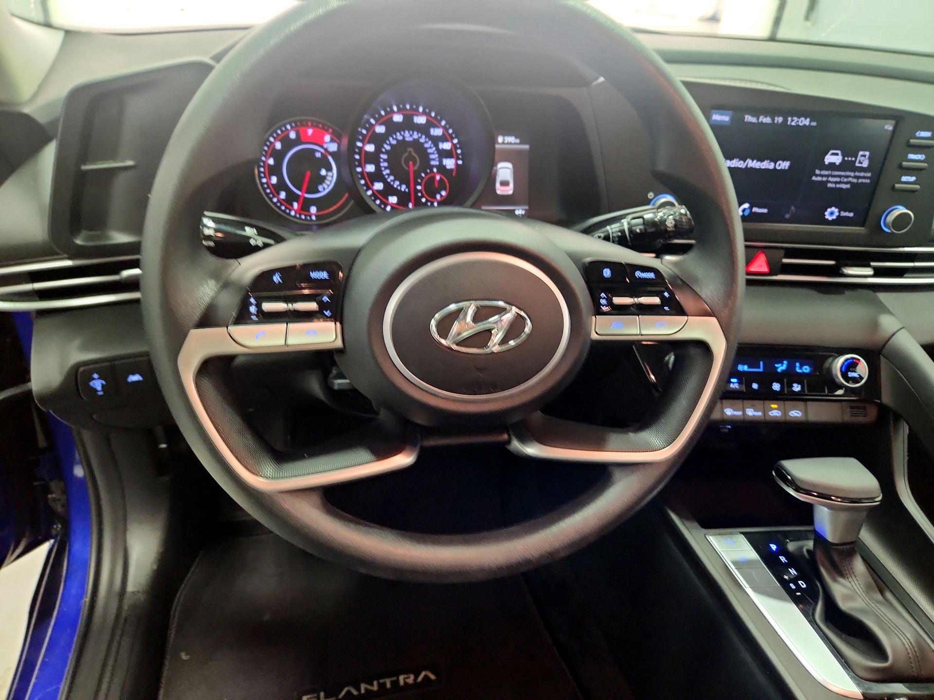 Thumbnail: 2023 Hyundai Elantra - 10