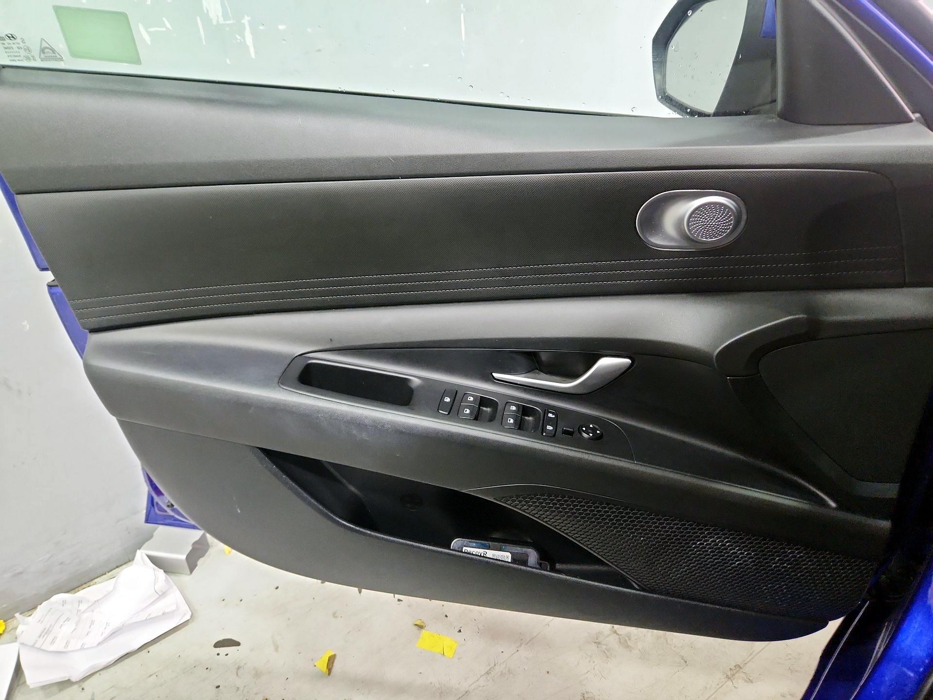 Thumbnail: 2023 Hyundai Elantra - 12