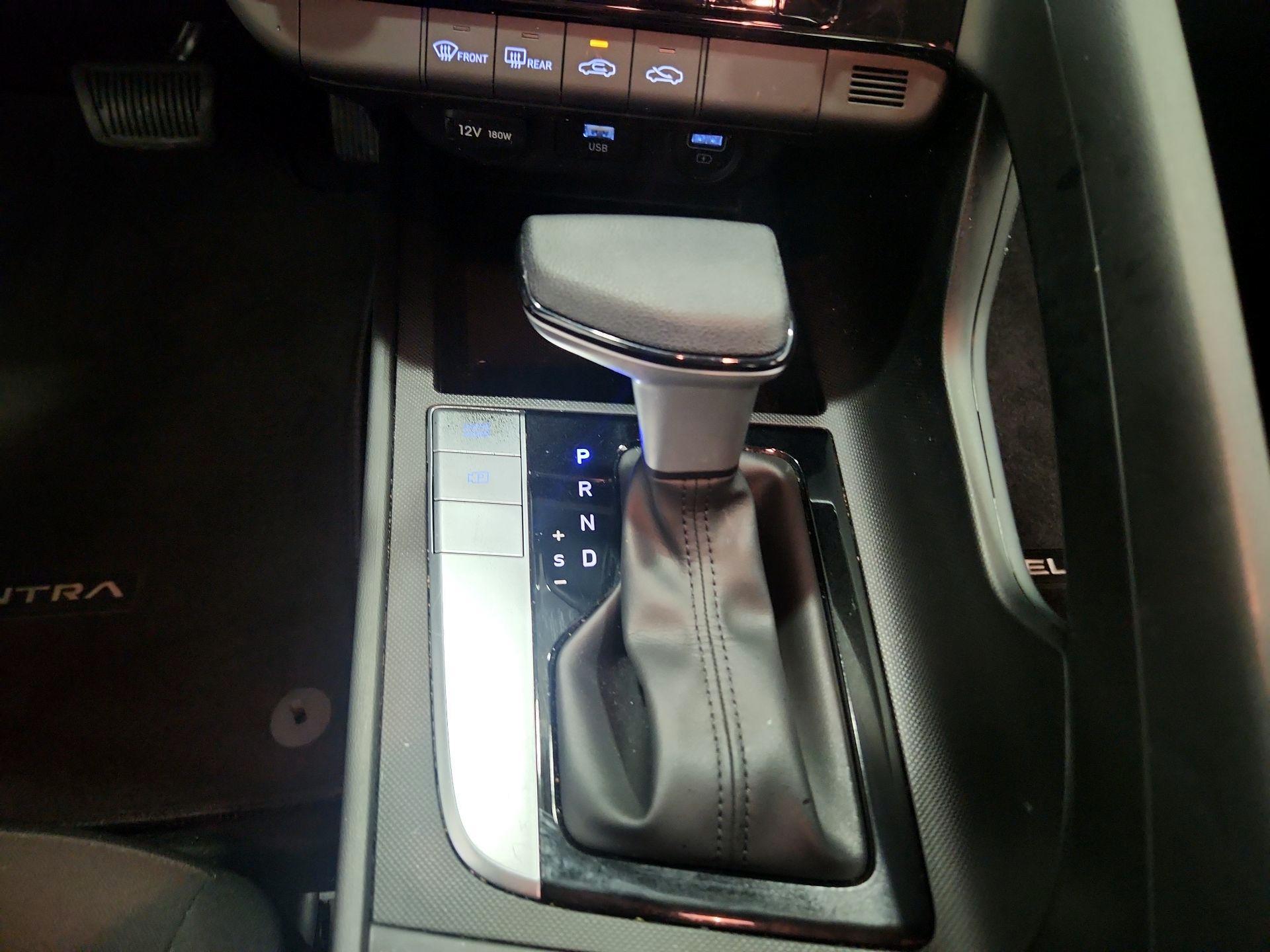 Thumbnail: 2023 Hyundai Elantra - 17